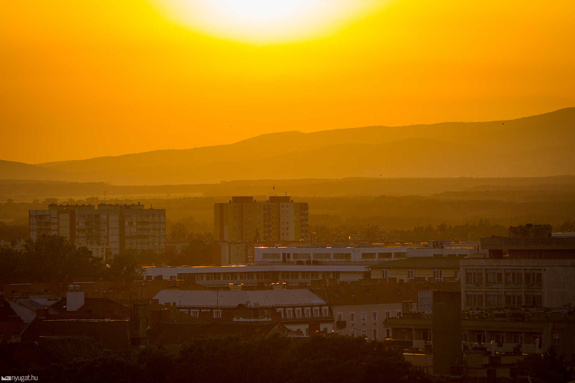 Szaharai homok színezte a mai napnyugatát