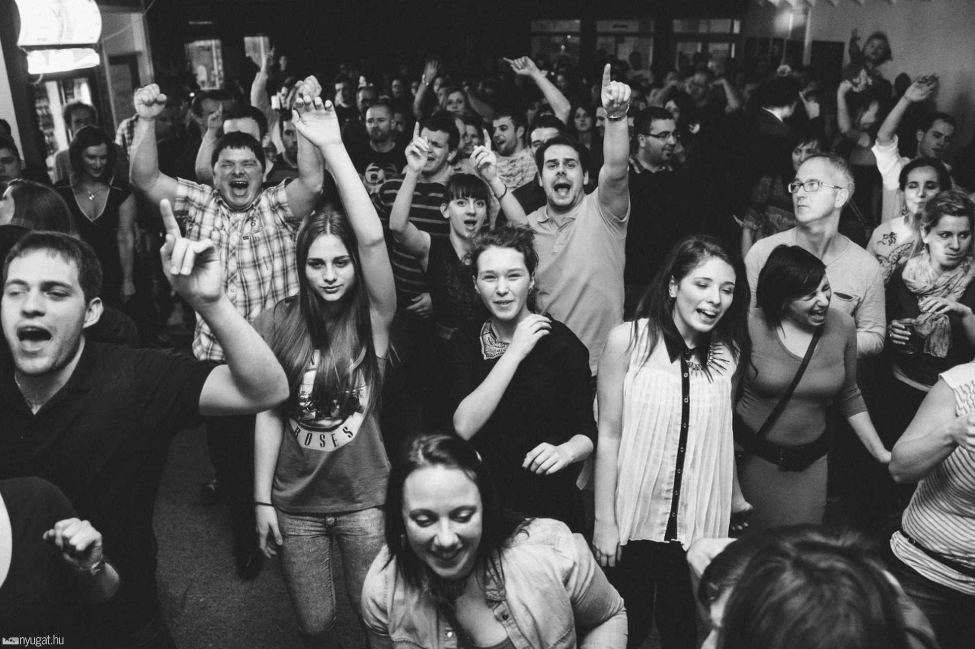 Heaven Street Seven koncert a Savaria moziban