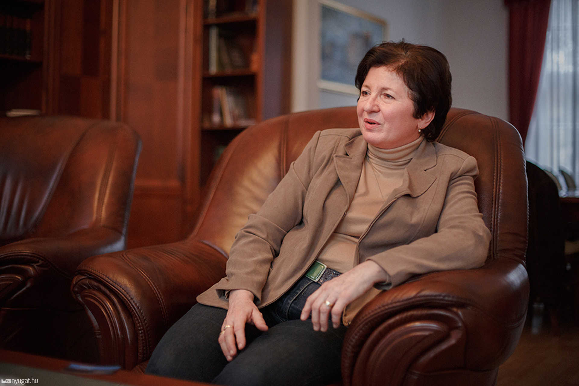 dr. Molnár Katalin elnök-dékán