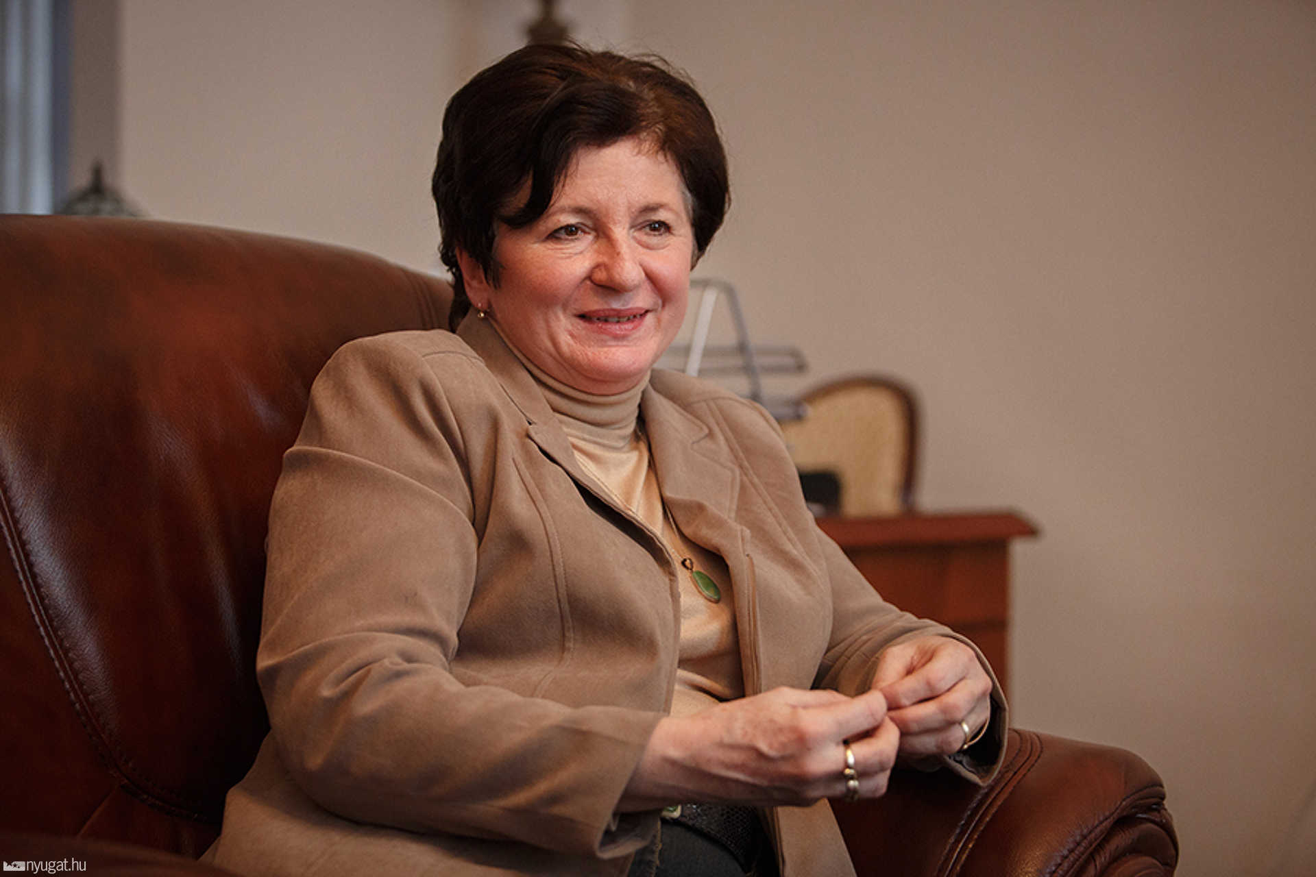 dr. Molnár Katalin elnök-dékán