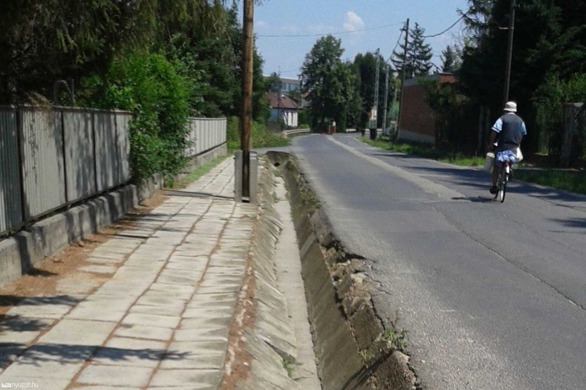 Homok utcai vízelvezető árok