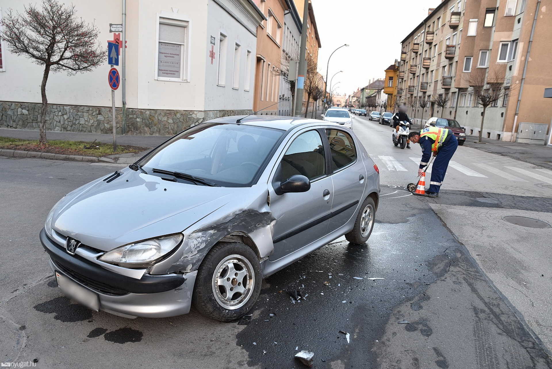 Peugeot oldalába hajtott a Honda Szombathelyen