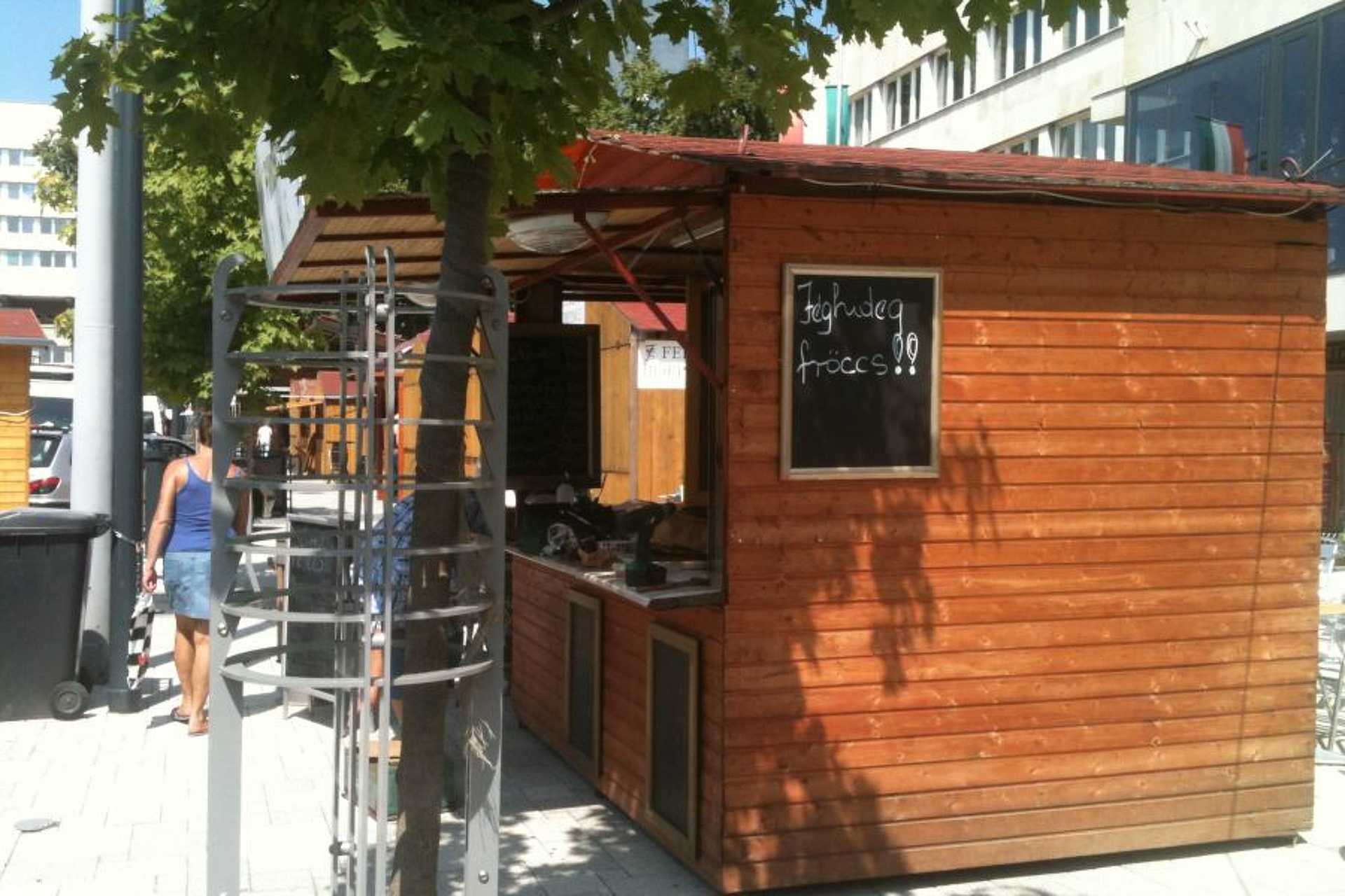 Egyszerű és ütős reklám: Hideg fröccs!