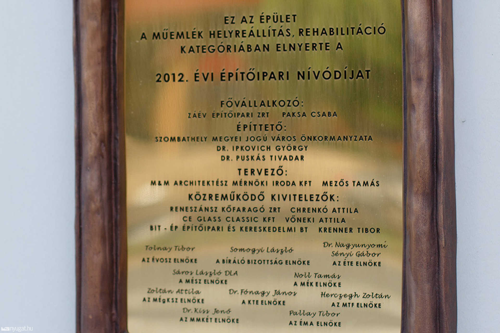 Hosszú a névsor