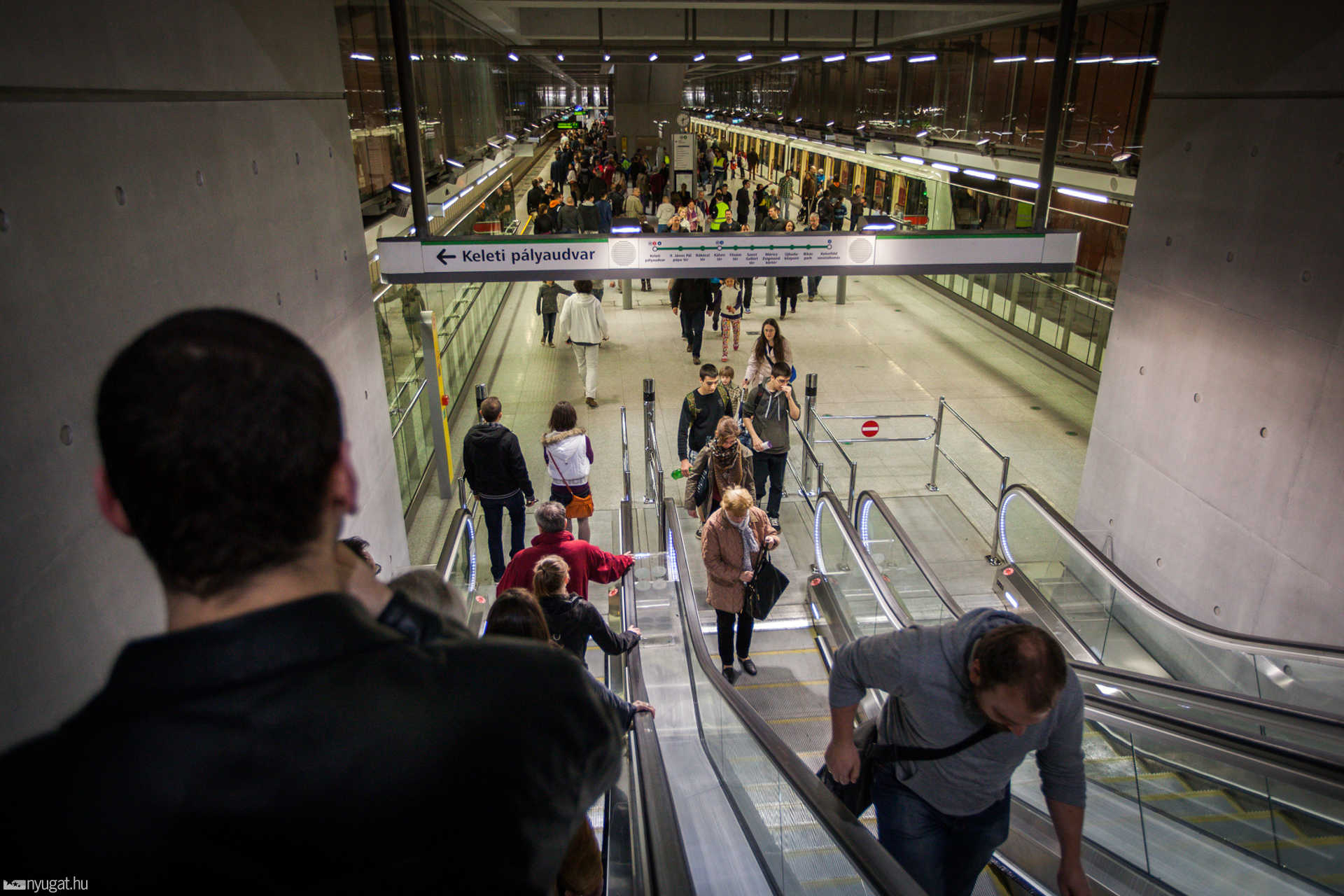 4-es metró az átadás napján