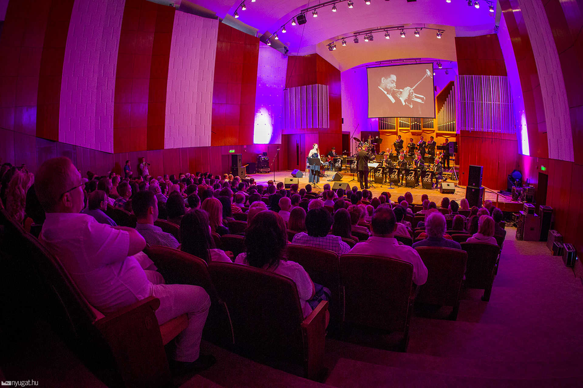 Isis Big Band: "A swing nagyjai" - 20 éves jubileumi koncert