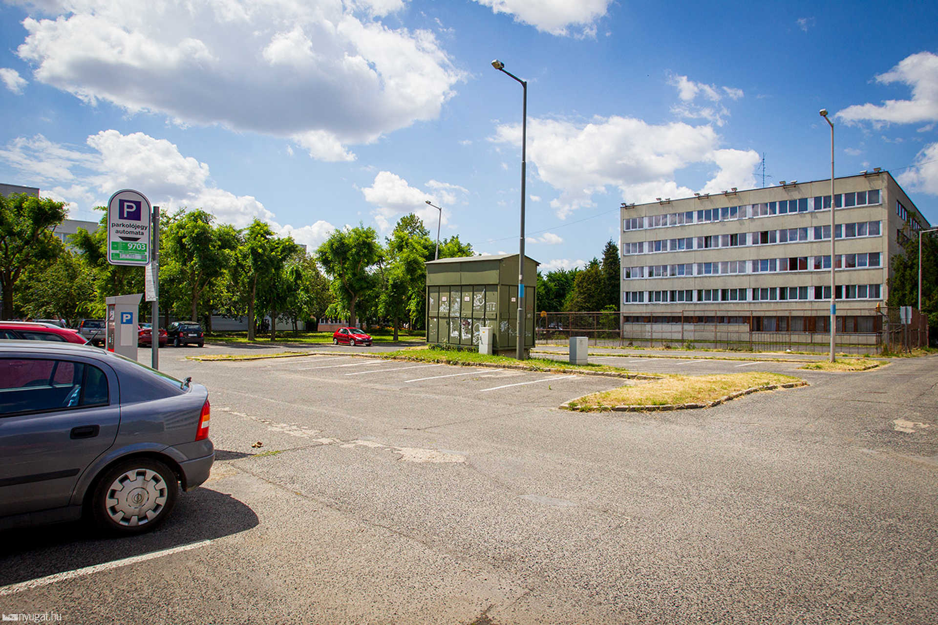 MMIK parkoló