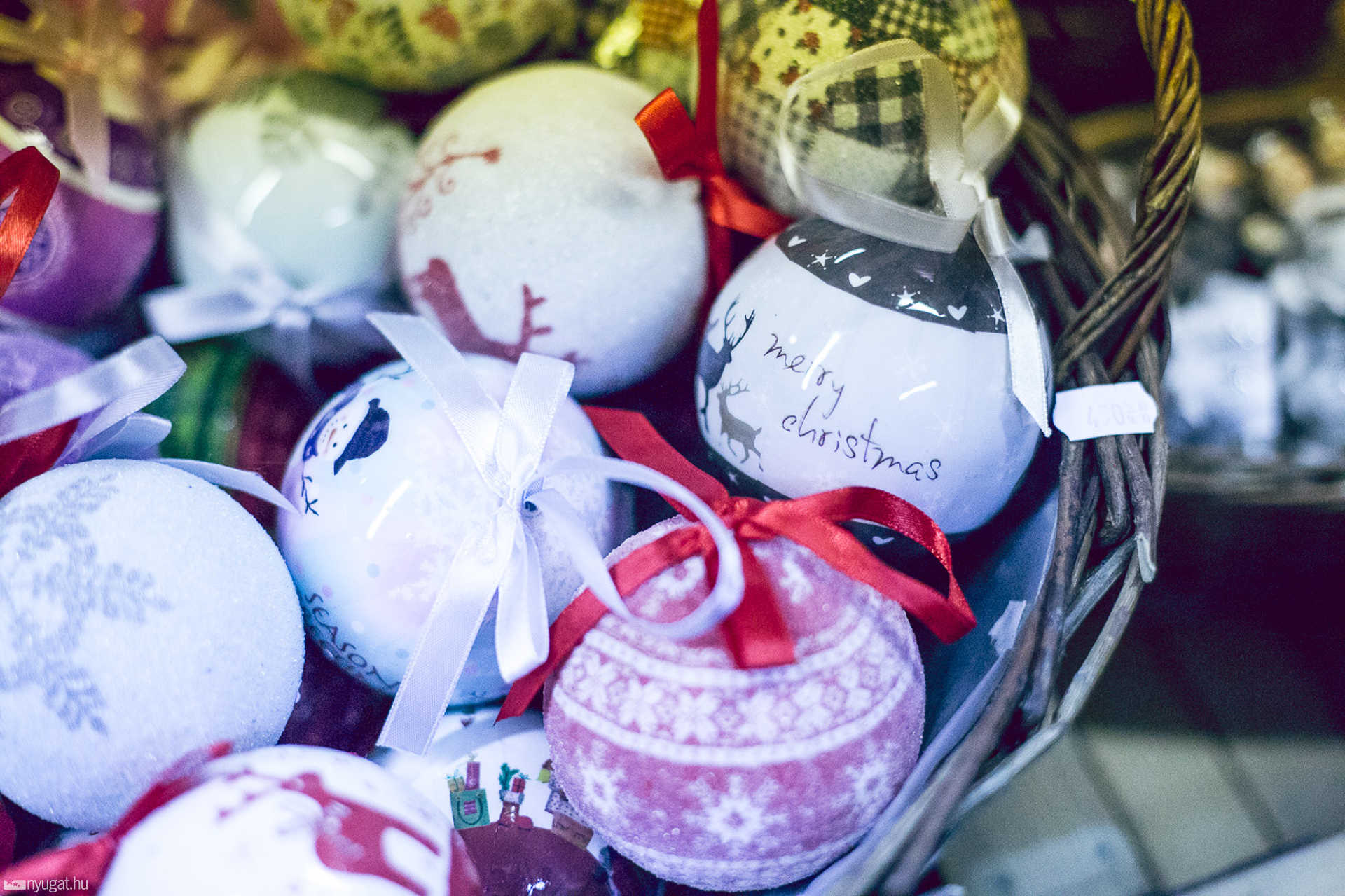 Advent első gyertyagyújtása a Fő téren