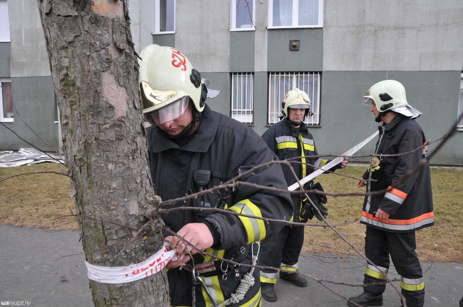 Vakolat és szigetelés omlott le a Bem utcában, Szombathelyen
