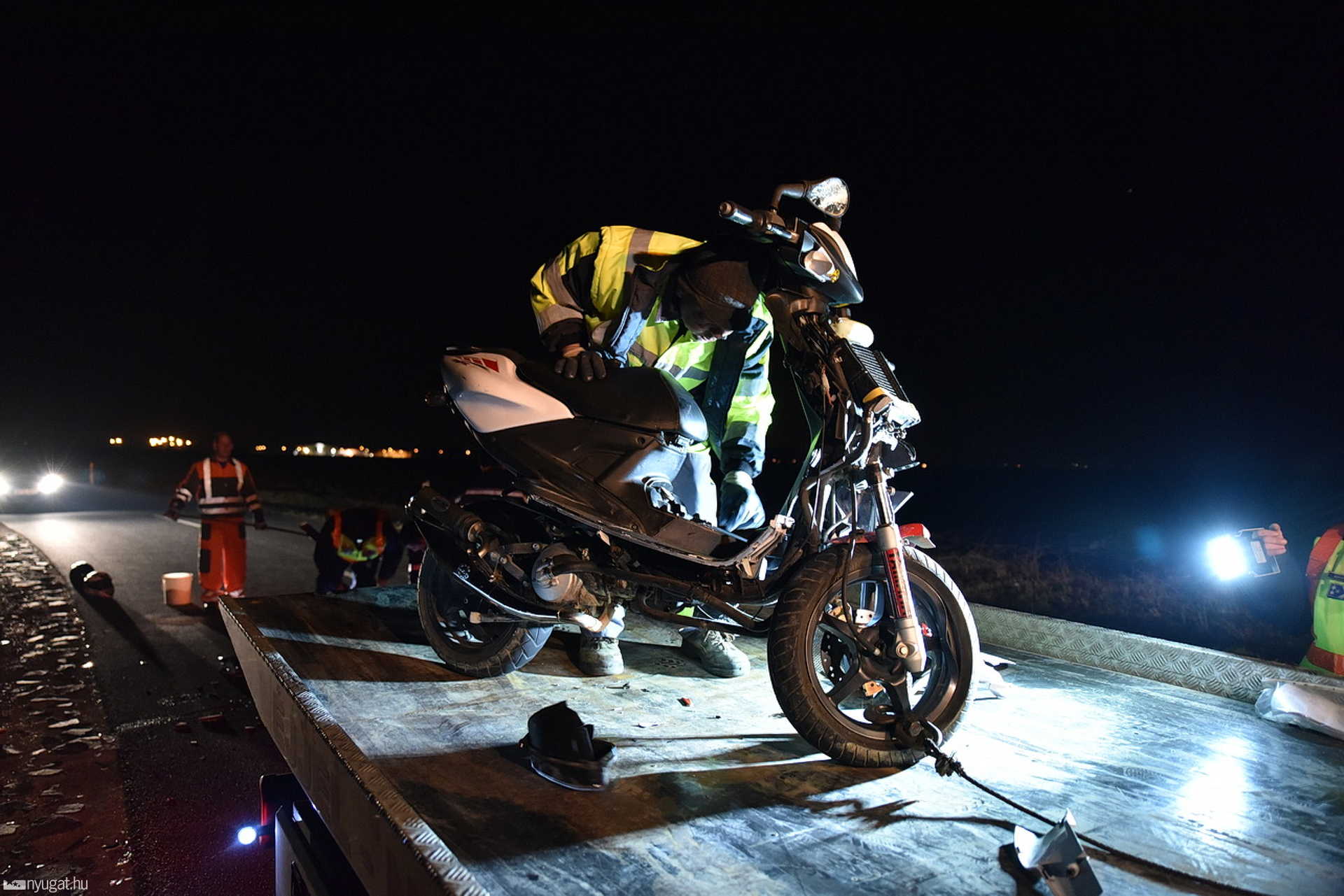 Segédmotorok ütköztek frontálisan Celldömölk közelében