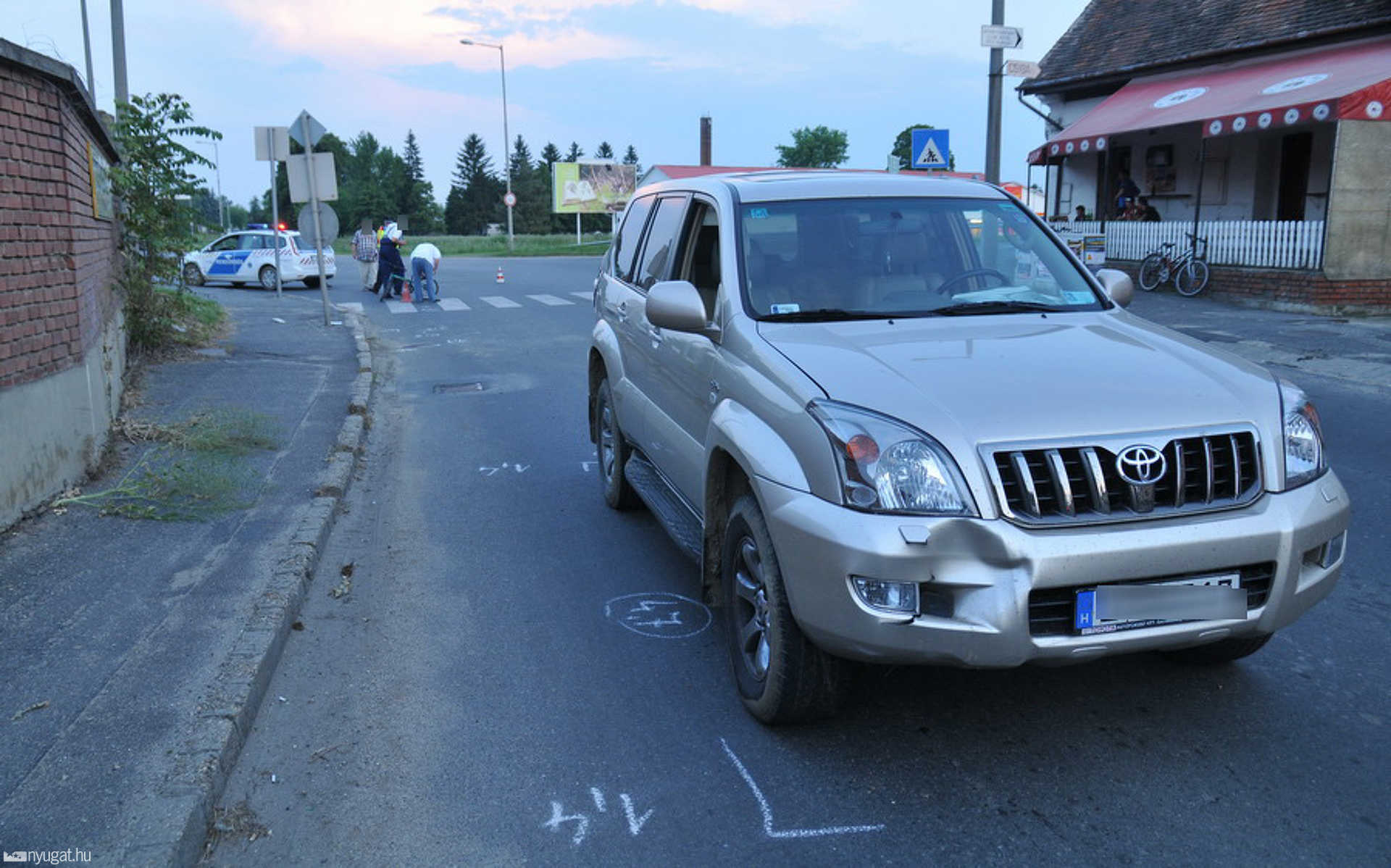 Súlyosan megsérült a zebrán elütött 10 éves kislány Kőszegen