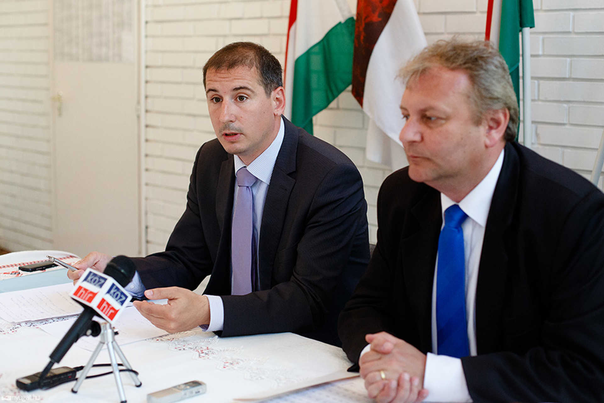 Nemény András és Hiller István sajtótájékoztatója