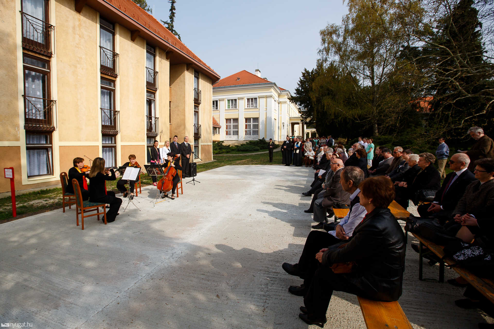 Felavatták az acsádi idősek otthonát