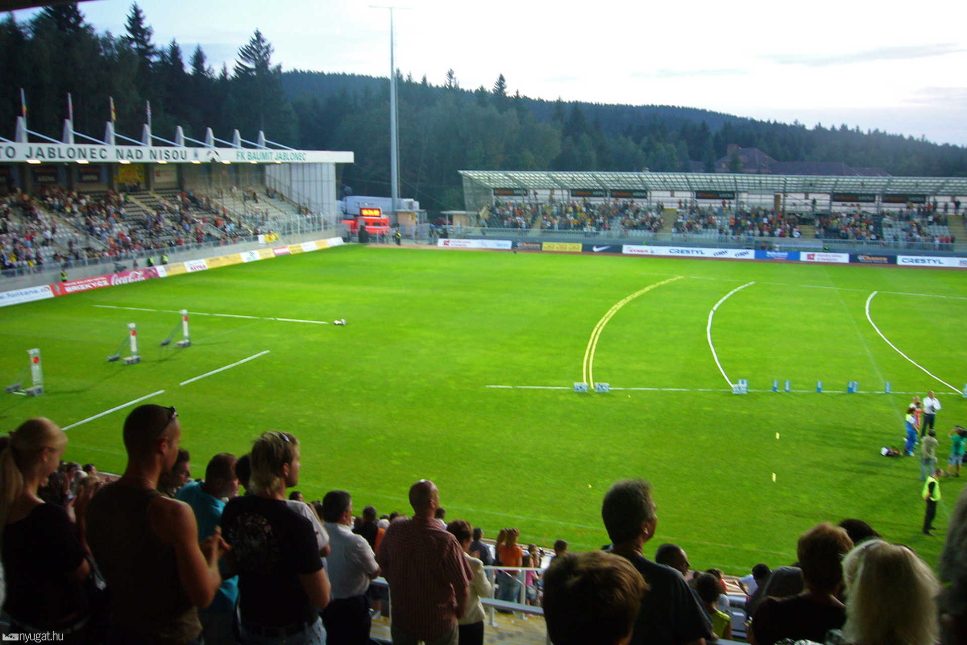 Focicsapat is van, stadion is, ráadásul jól állnak a bajnokságban...