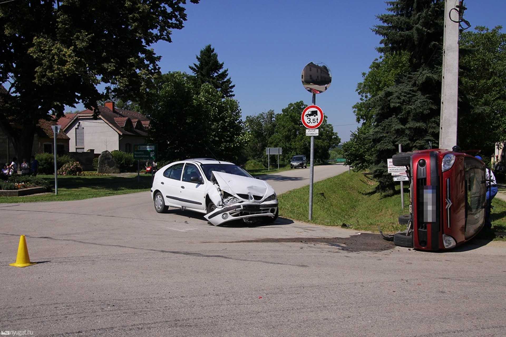 Renault borított Citroent Pornóapátiban