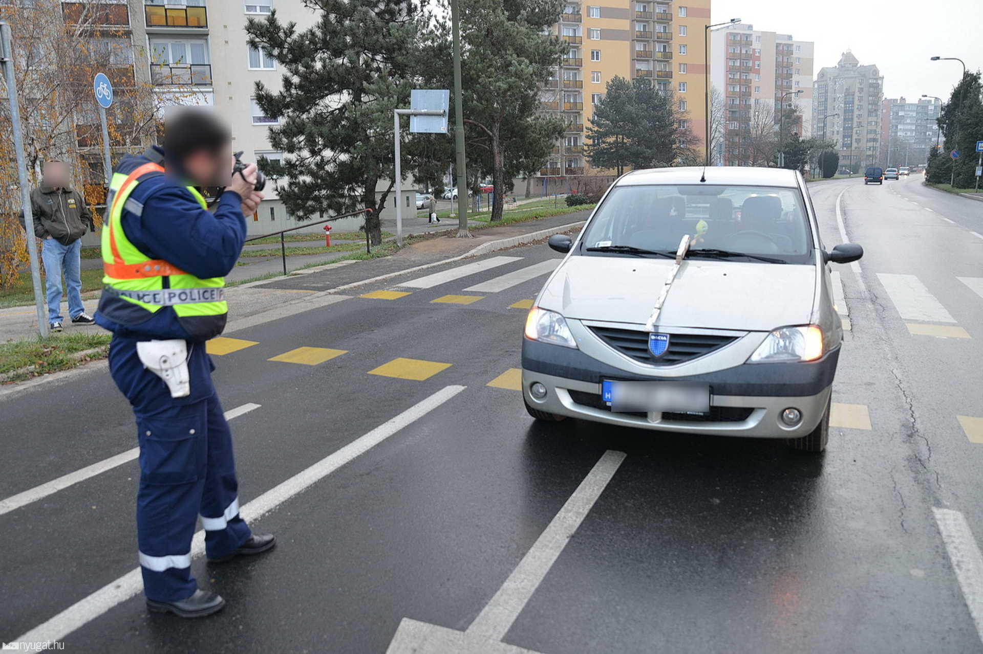 Kislányt gázolt a gyalogátkelőhelyen egy Dacia Szombathelyen