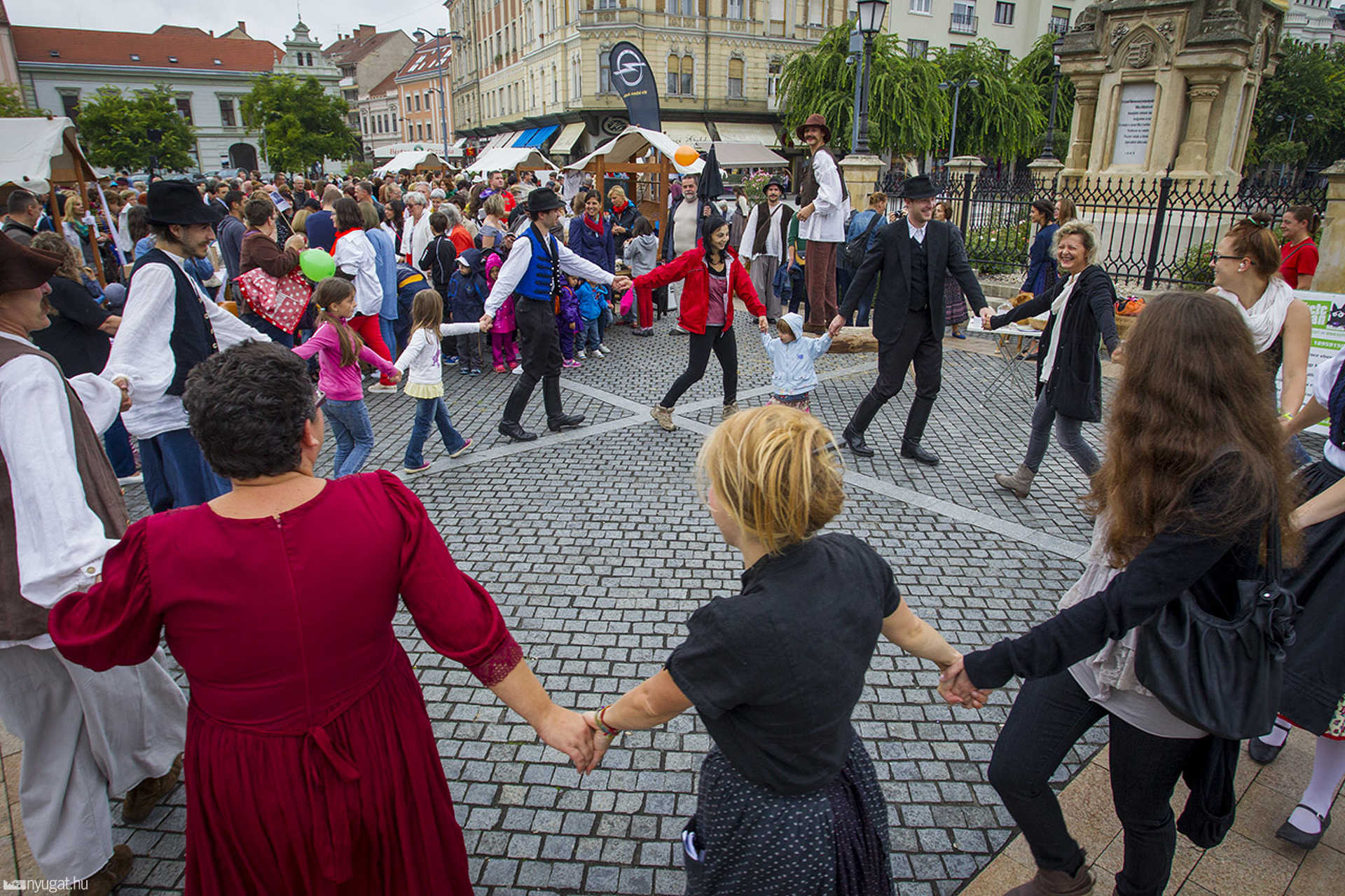 WSSZ évadnyitó a Fő téren