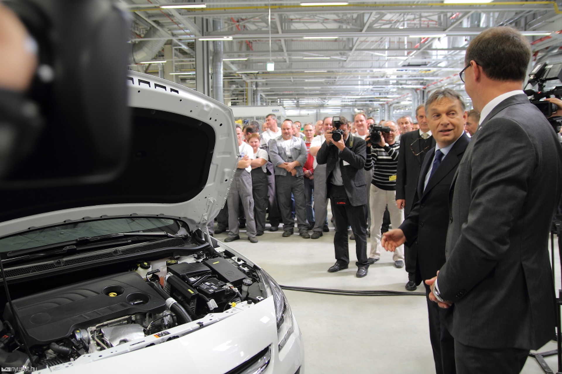 Opel gyáravató Szentgotthárdon