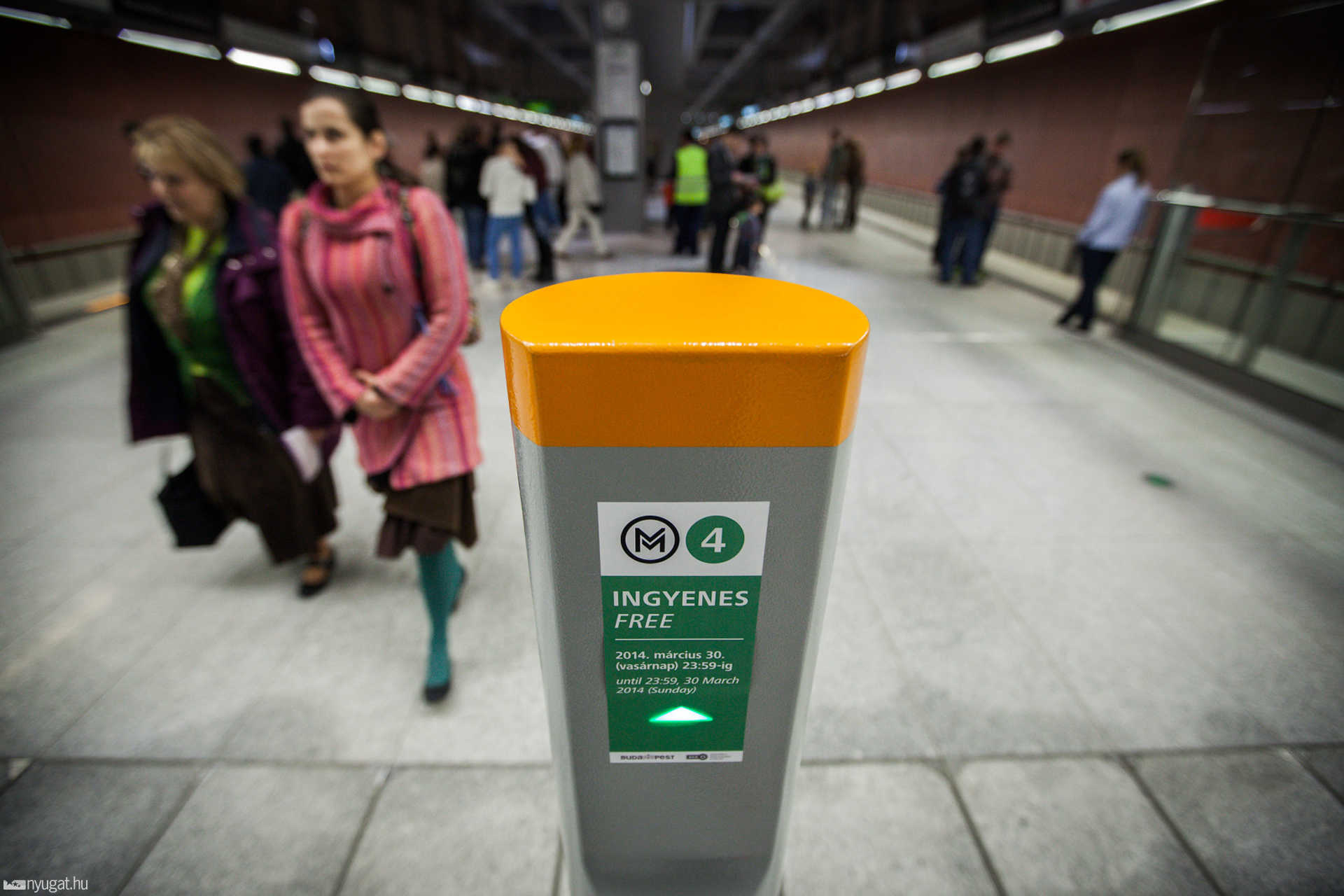 4-es metró az átadás napján