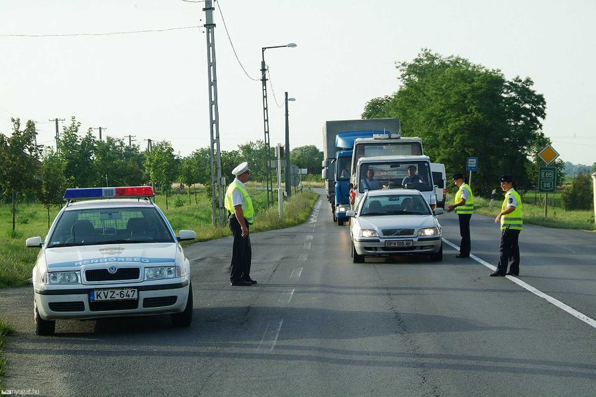 Minden sofőrt megkérdeztek az úticélról, ez alapján tereltek a rendőrök