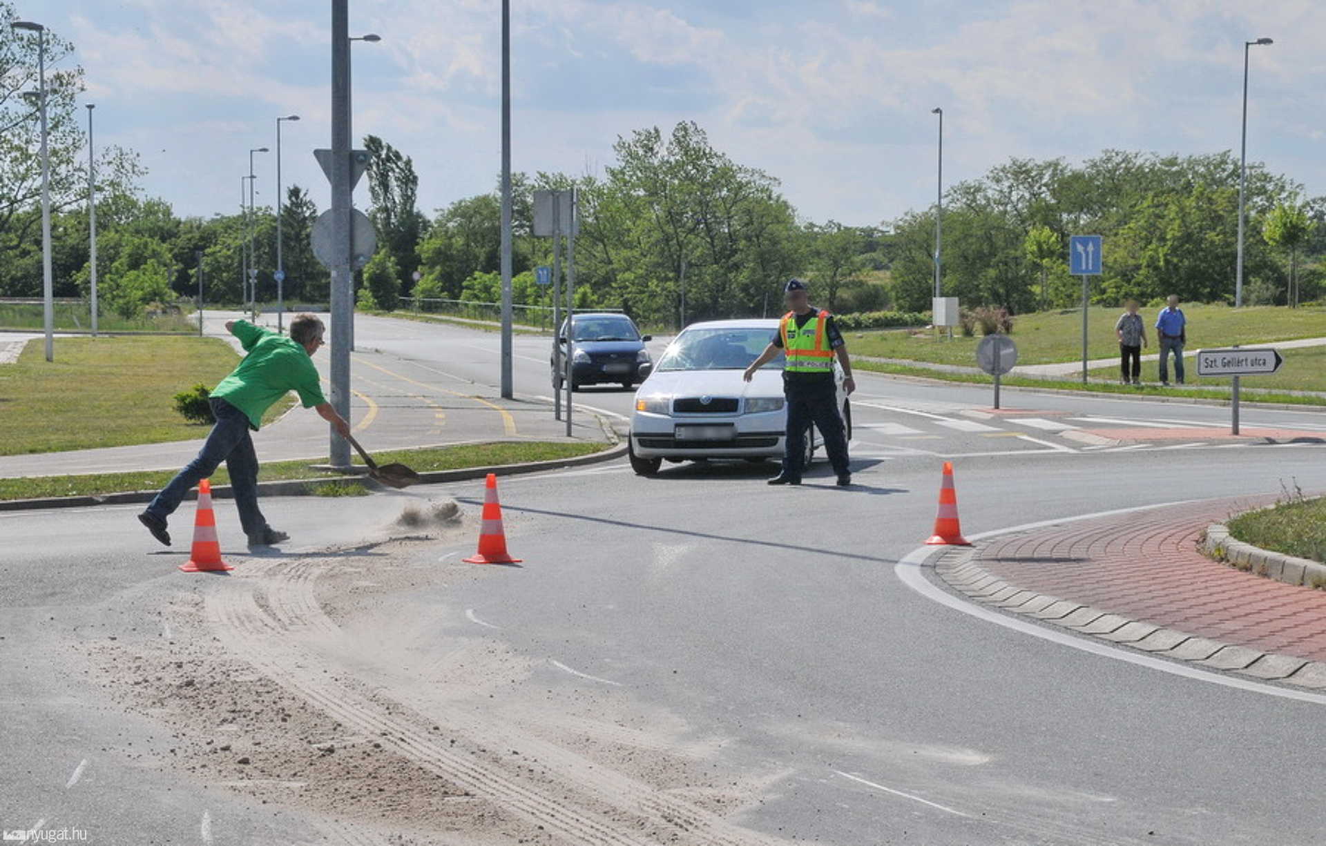 Balesetveszély volt több szombathelyi körforgalomban