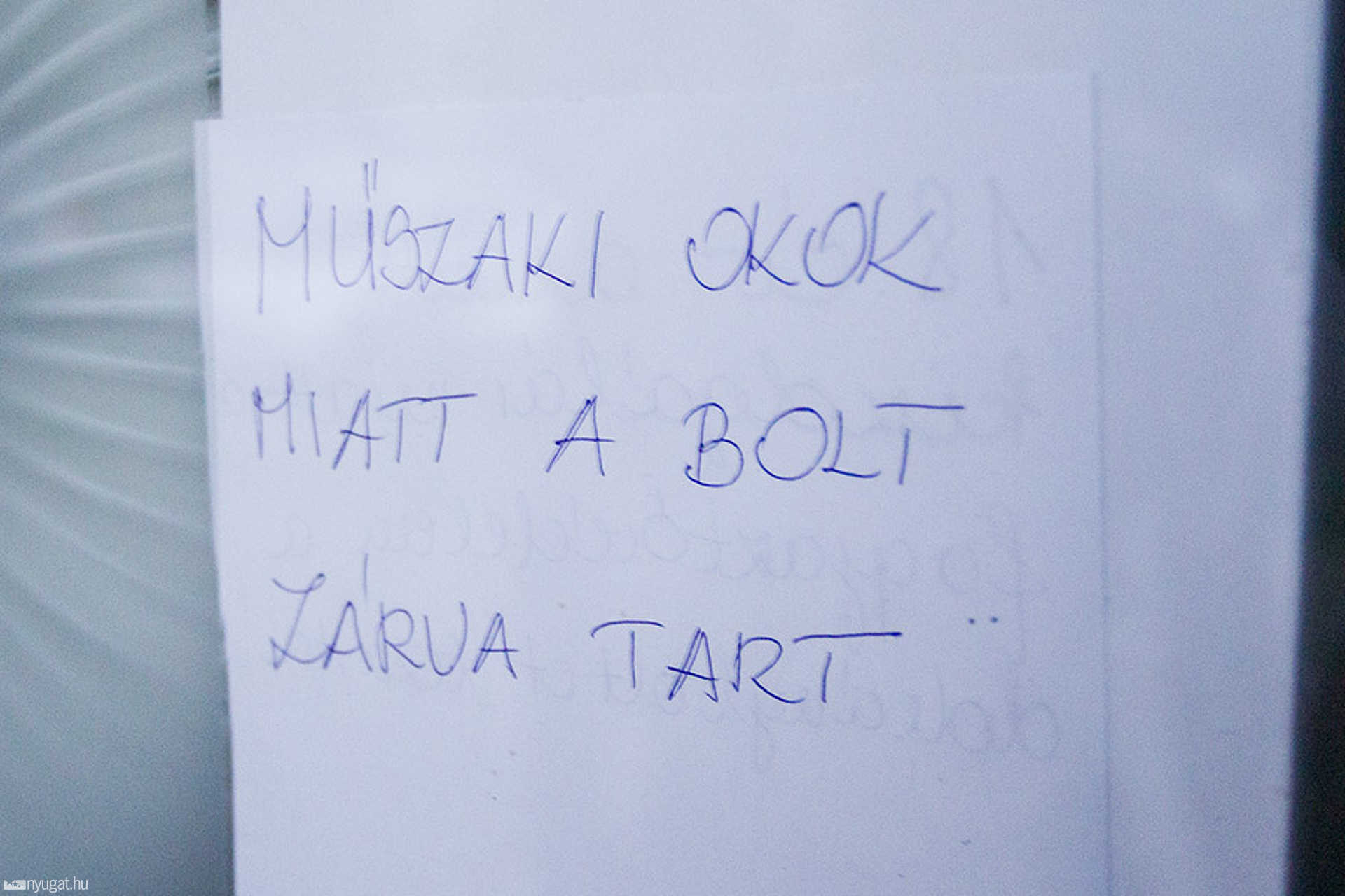 Bezárt trafik a Domusnál