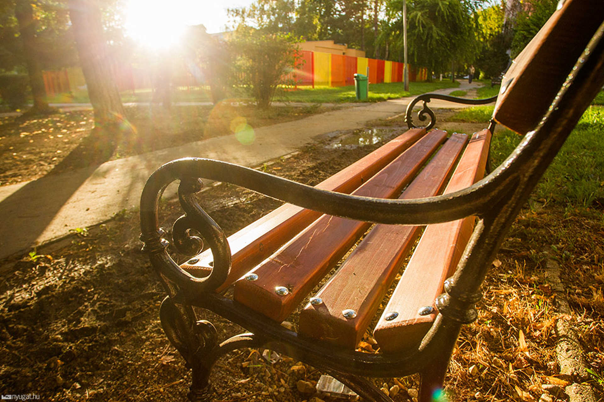 Megszépült egy park a Szűrcsapó utcában