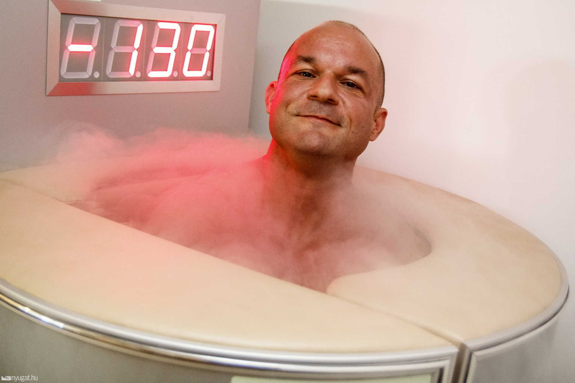 Kránitz Gábor erőemelő a hidegszaunában