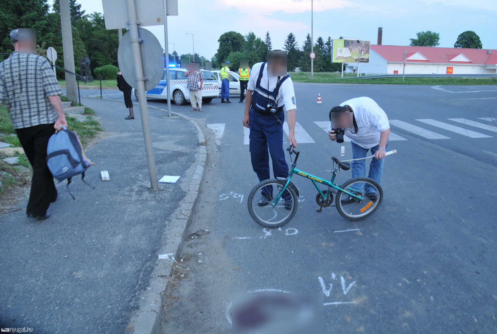 Súlyosan megsérült a zebrán elütött 10 éves kislány Kőszegen