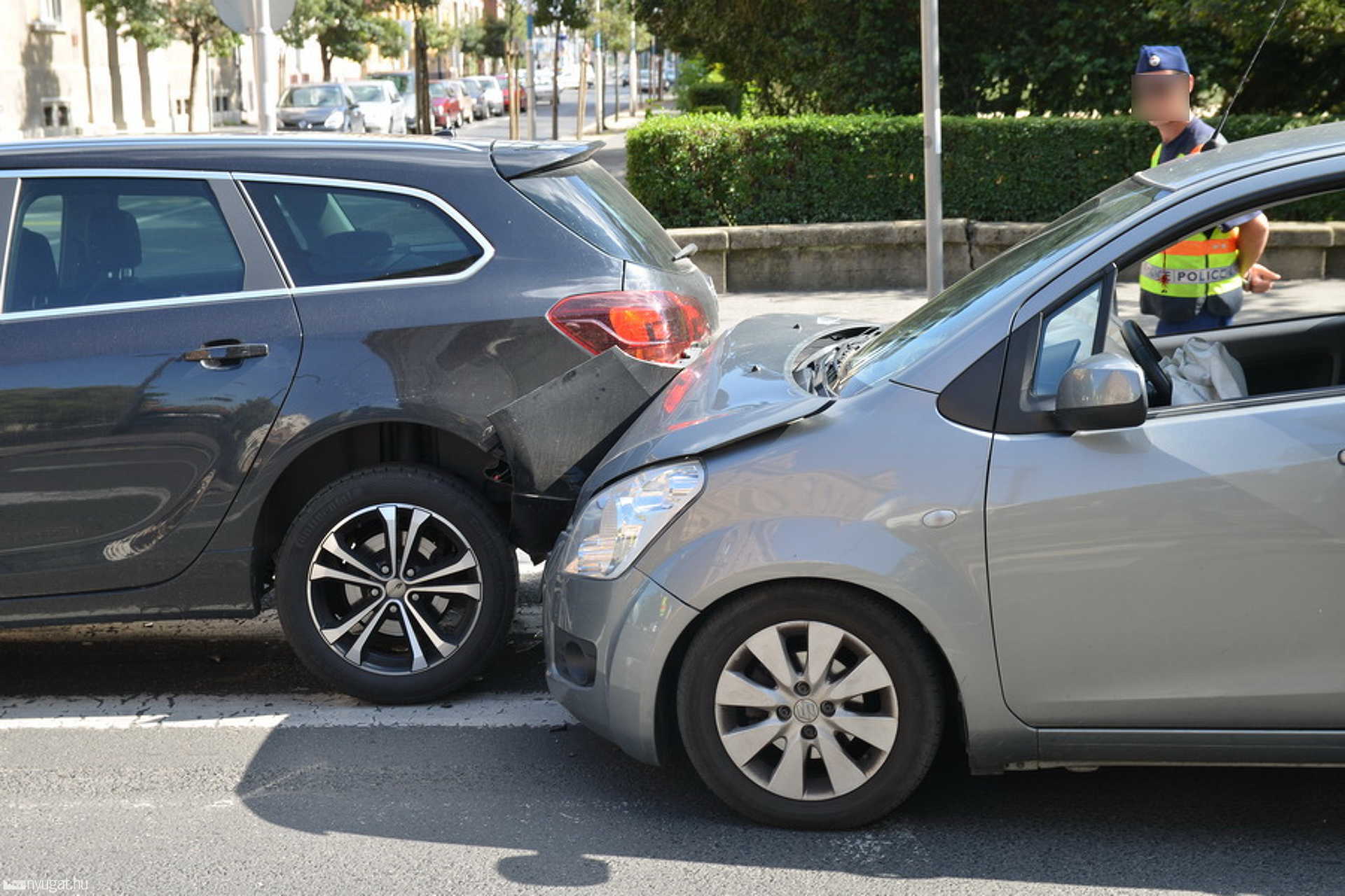 Megálló Opelnek ütközött a Suzuki Szombathelyen