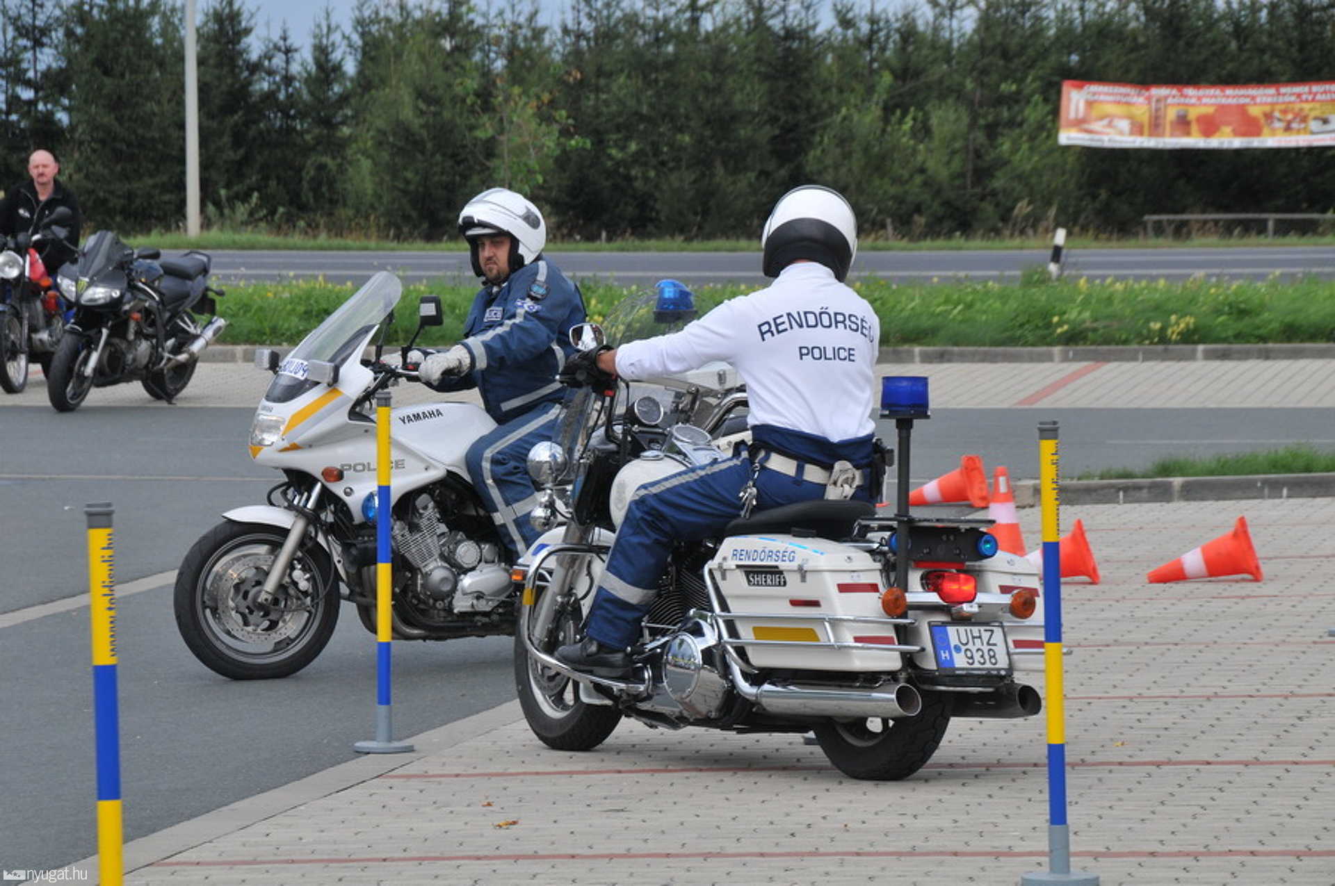 Még több kép a motorosnapról