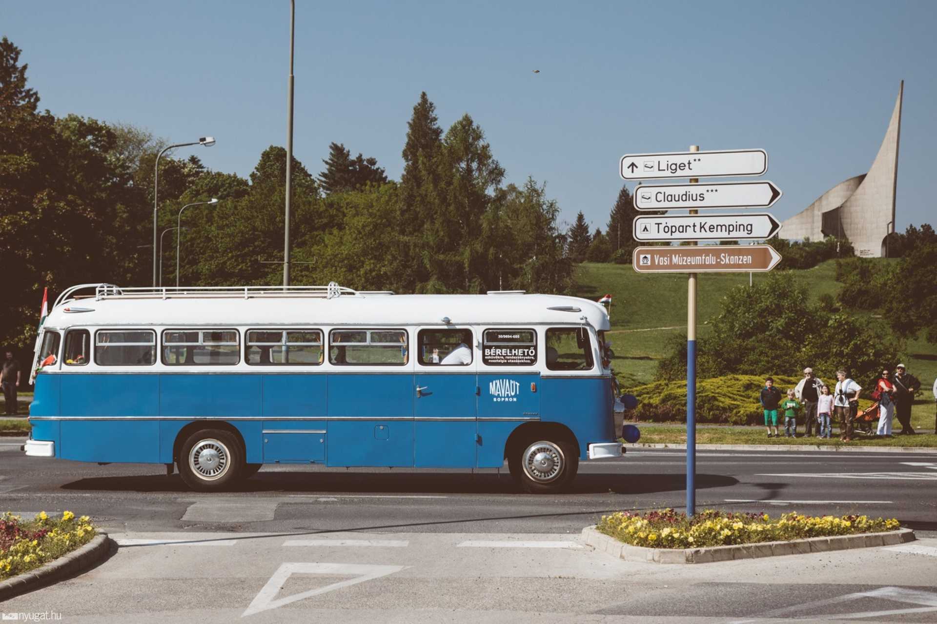 Retro felvonulás - Május 1.