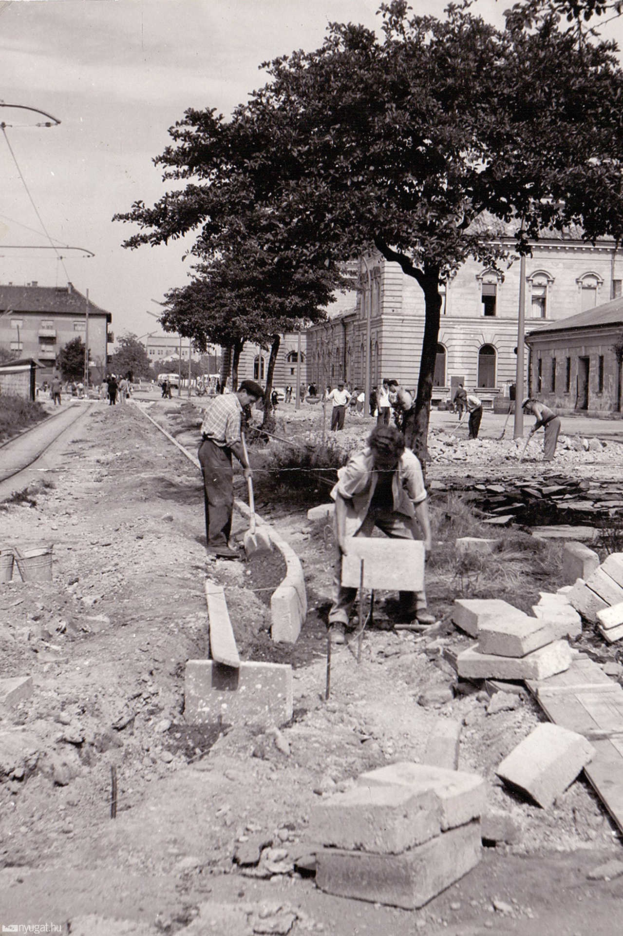 Éhen Gyula tér