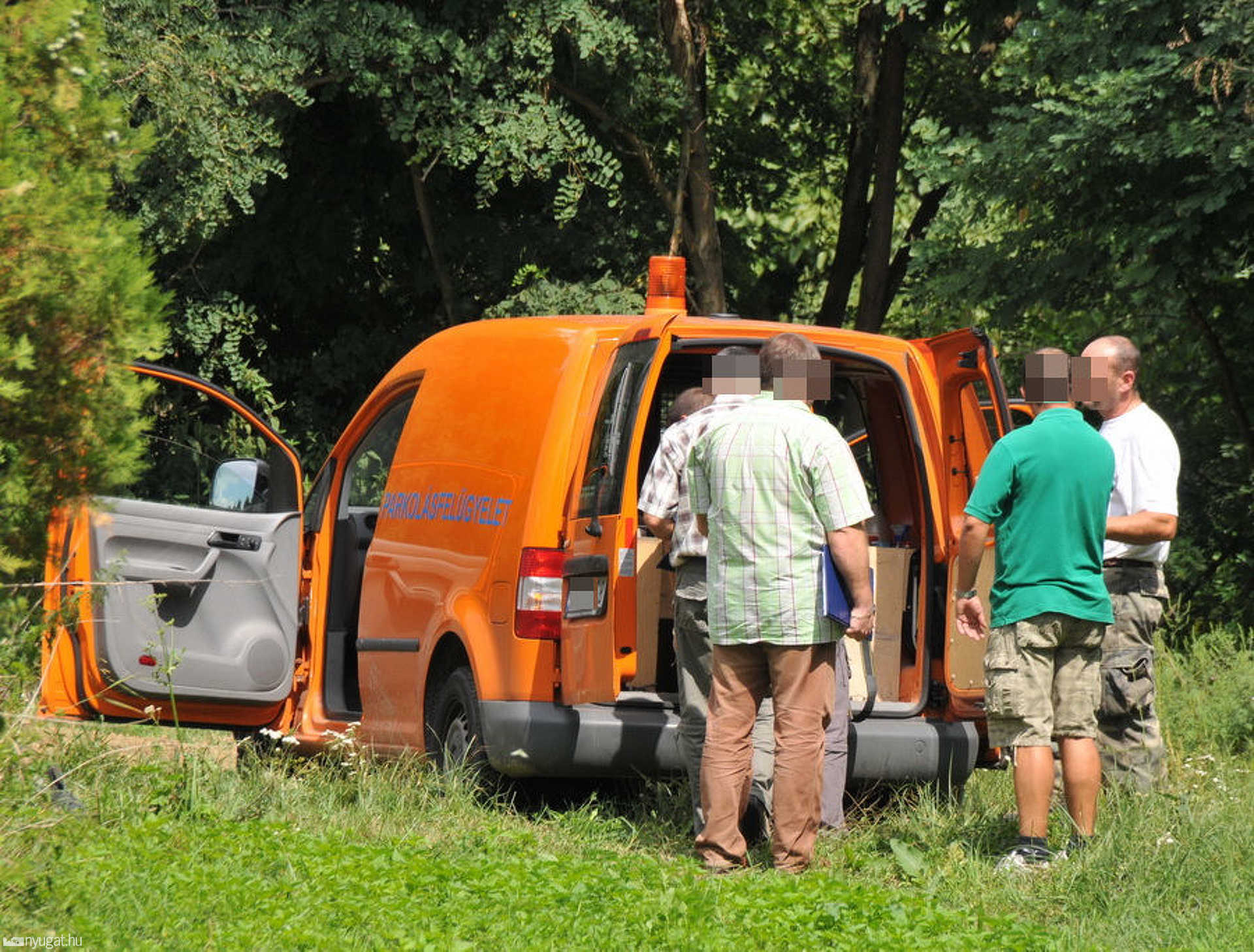 A Parkolásfelügyelet autójával menekült a tolvaj