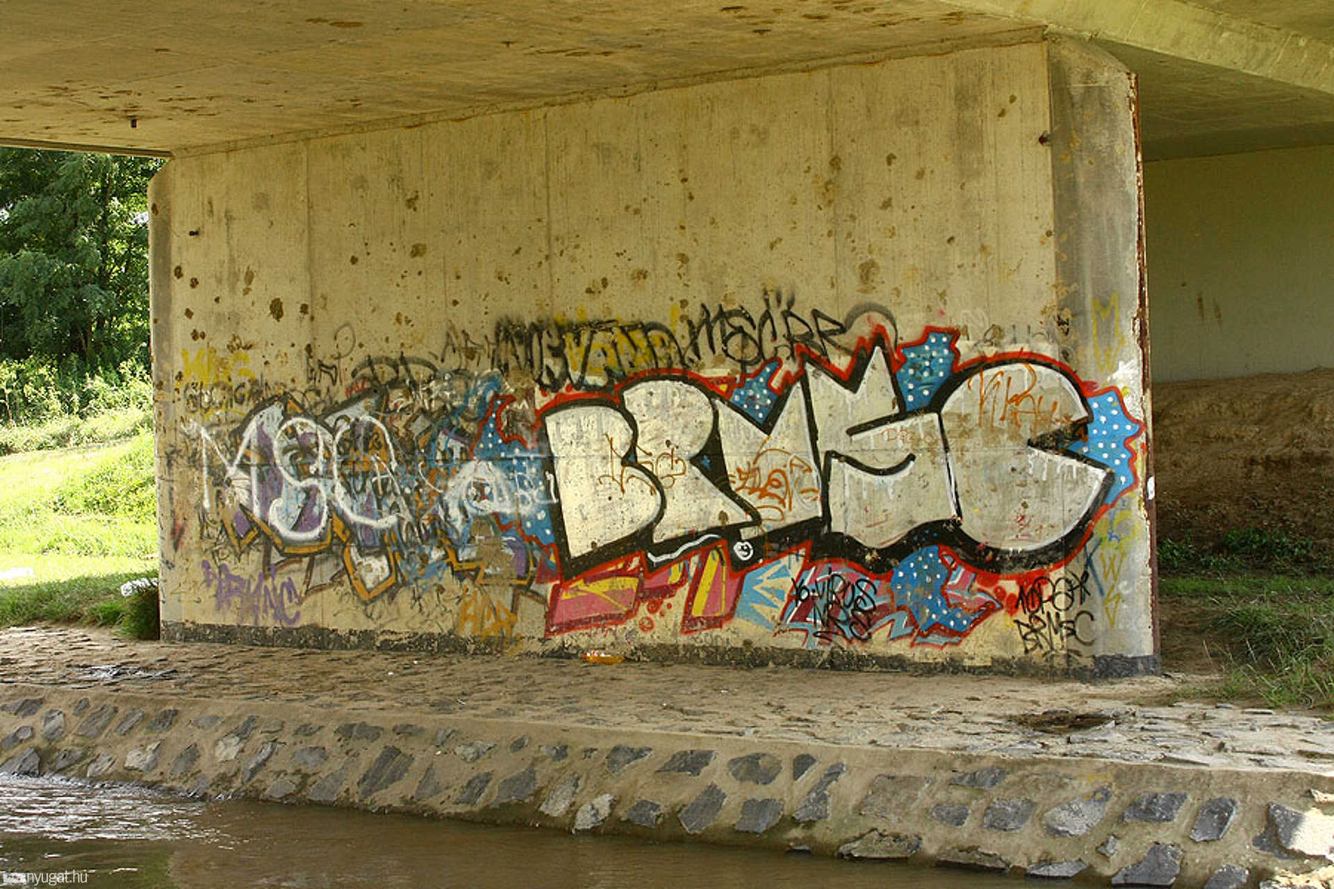 A graffiti azért bőven jelen van