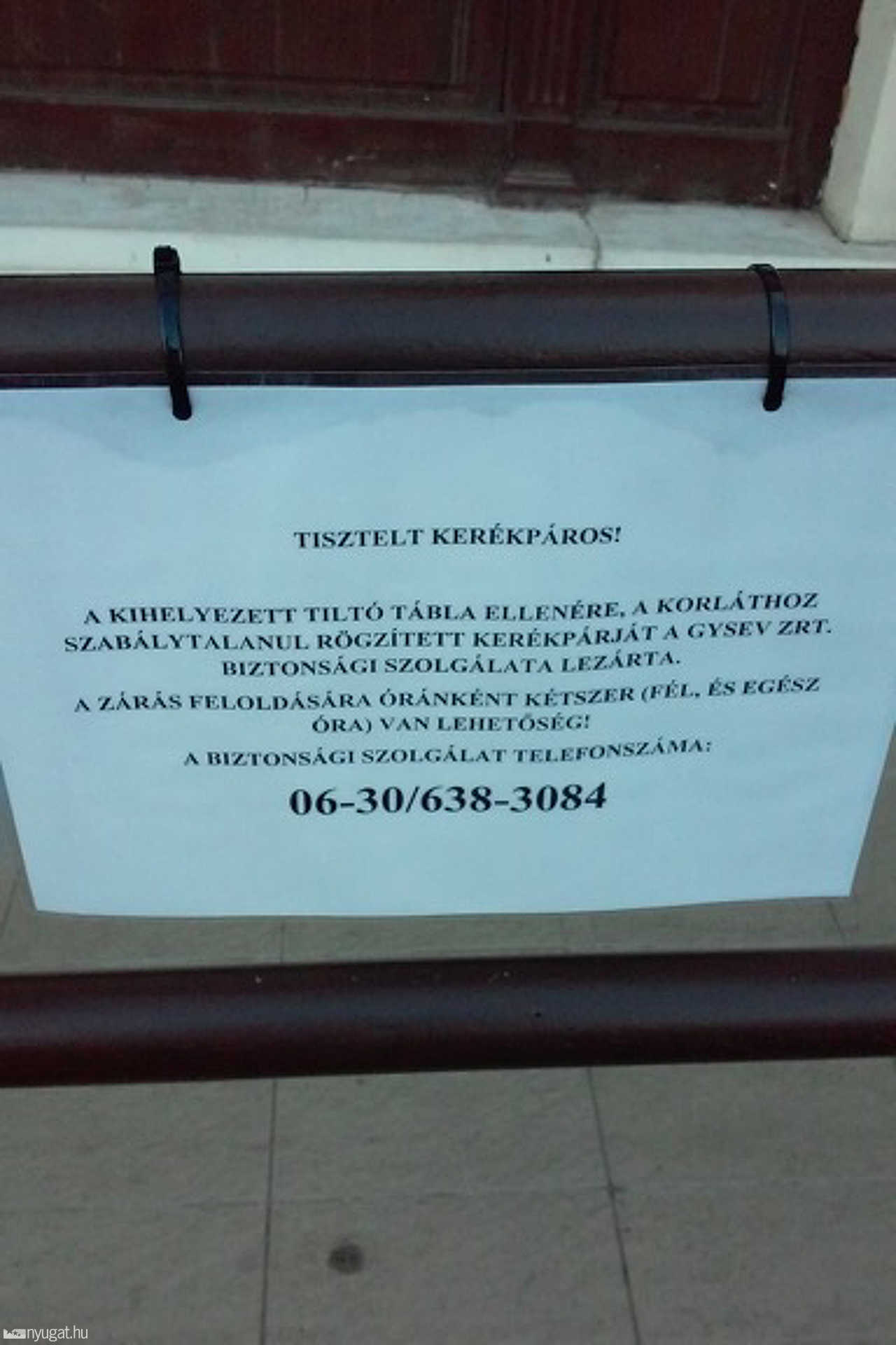 Lezárt bicikli a Vasútállomásnál