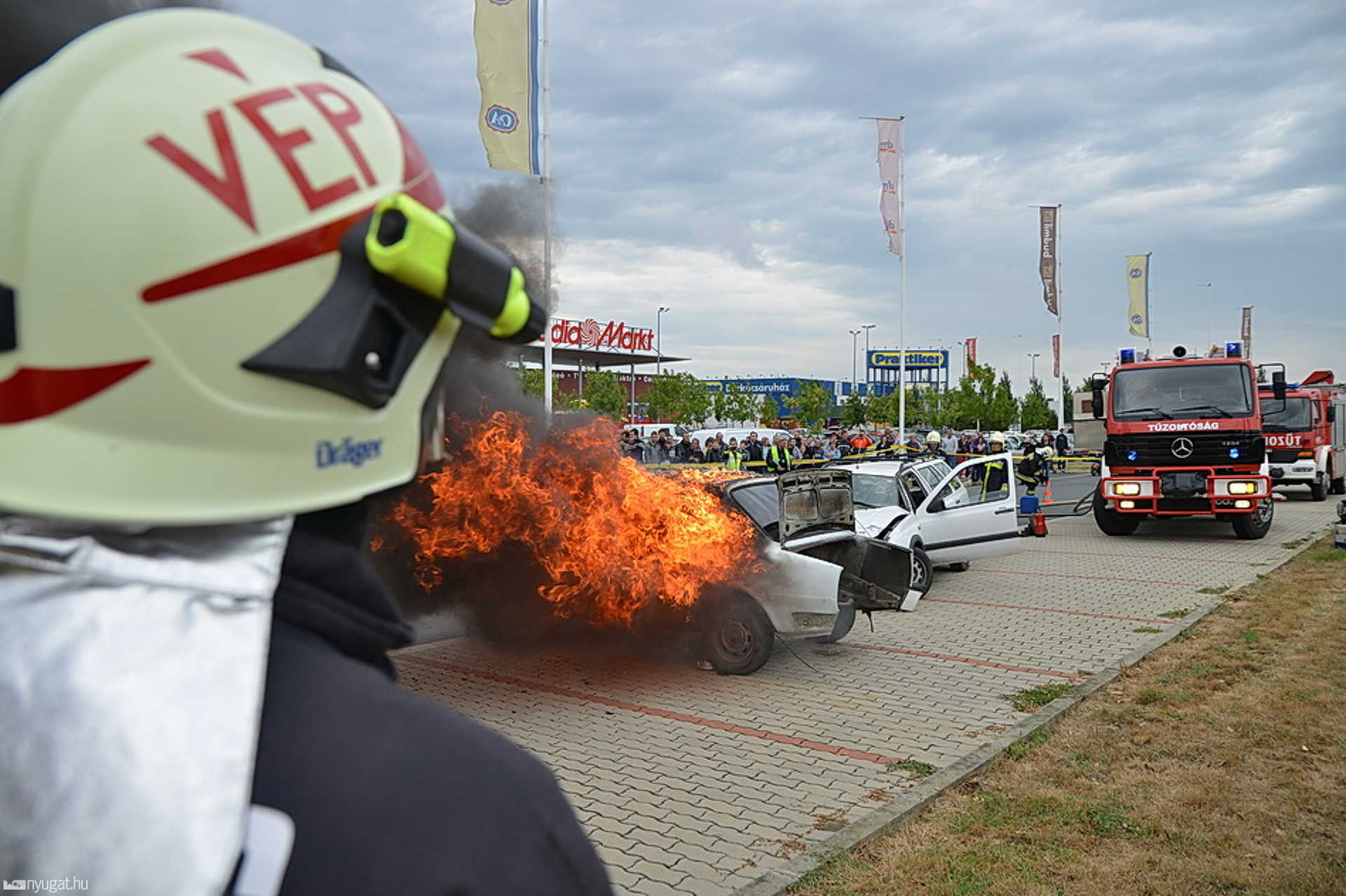 Mentési bemutató a III. Motoros és Baleset-megelőzési Napon, Szombathelyen