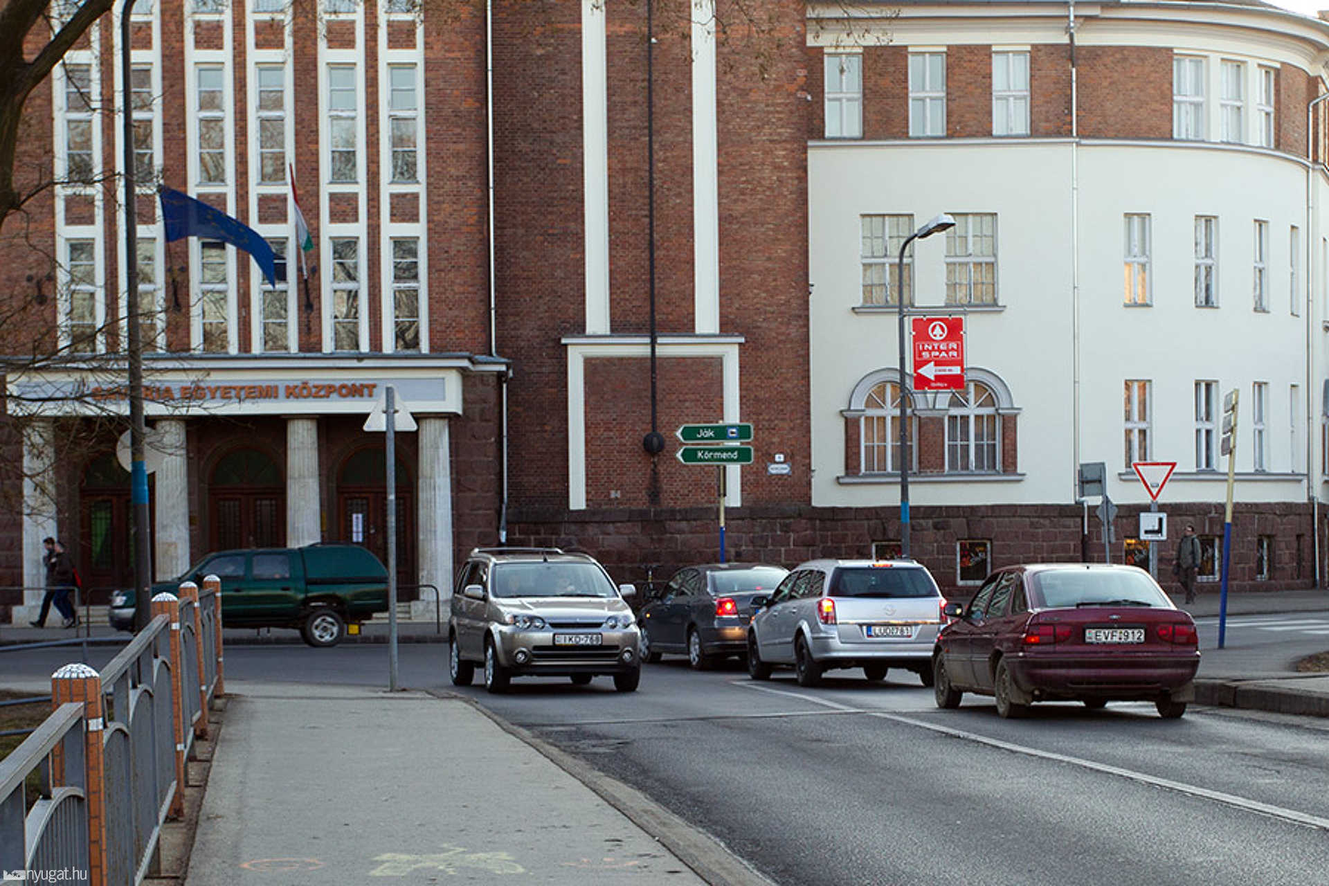 Károlyi Gáspár tér
