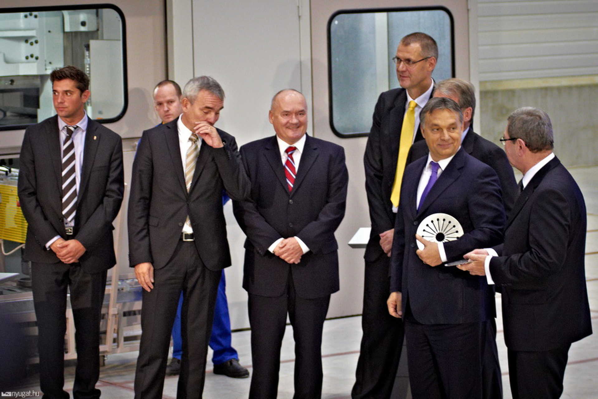 Orbán Viktor a LuK üzemcsarnokában
