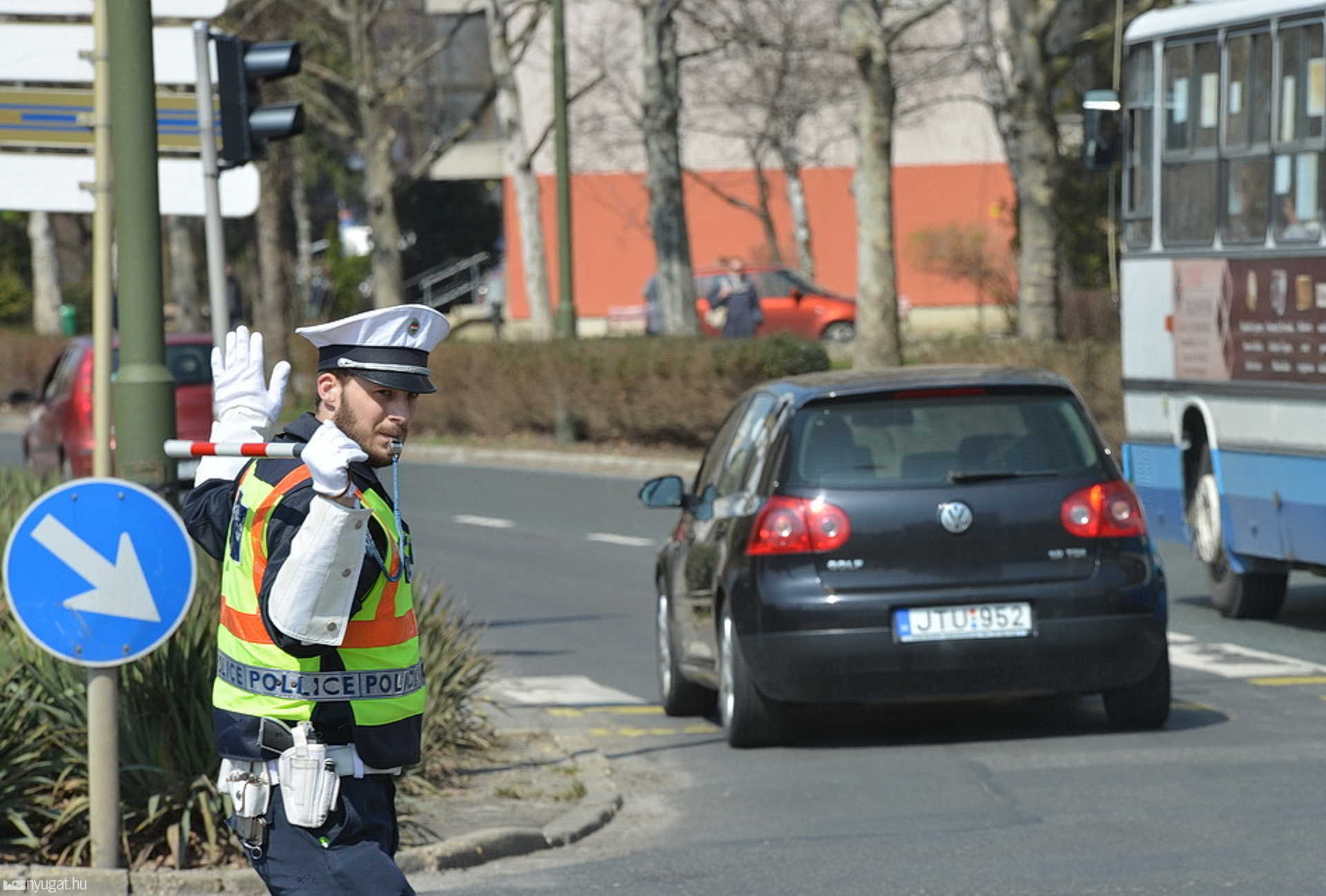 Karos forgalomirányítási verseny Szombathelyen
