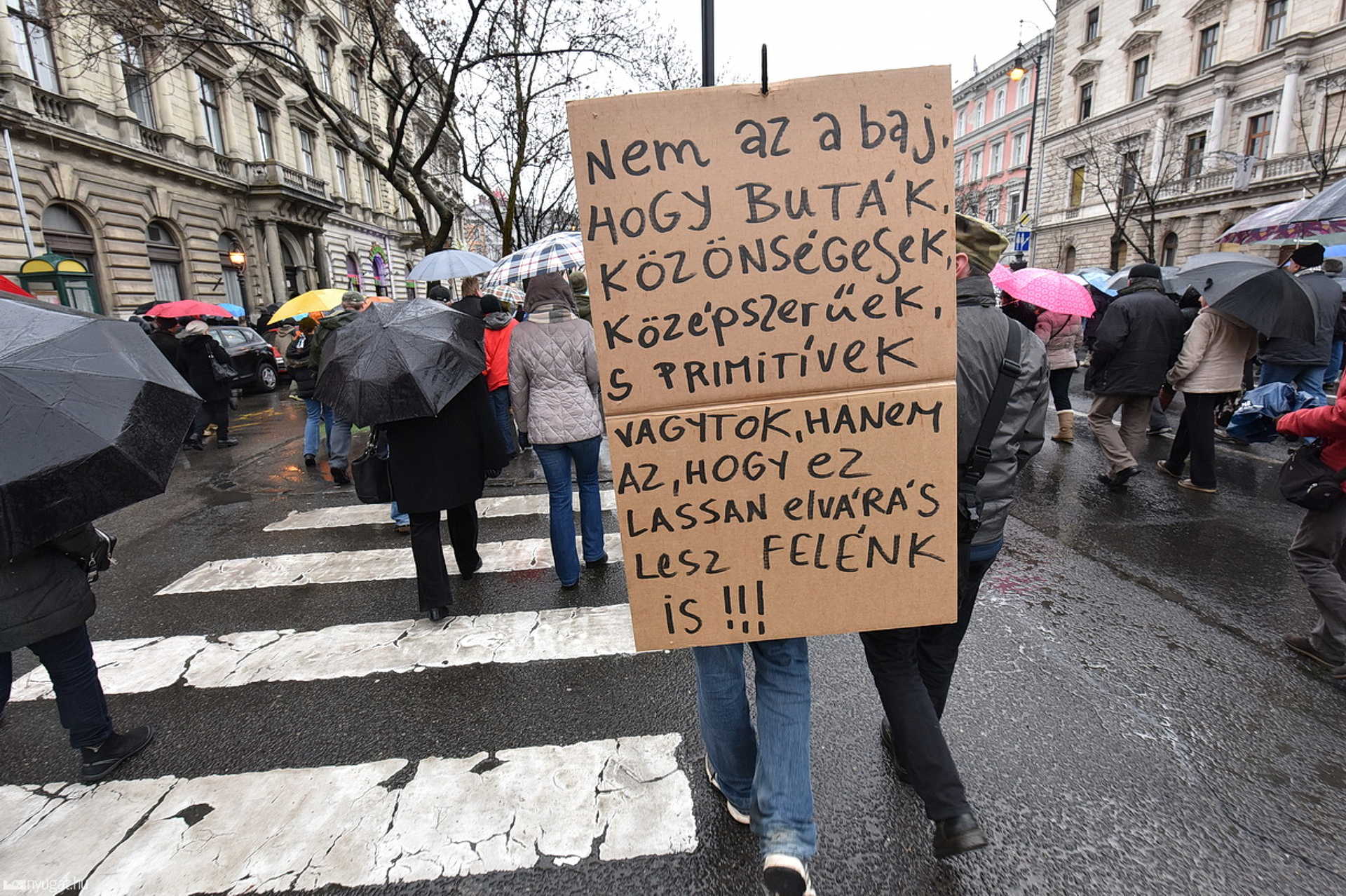 Tanárok és szimpatizánsaik demonstrációja március 15-én, Budapesten