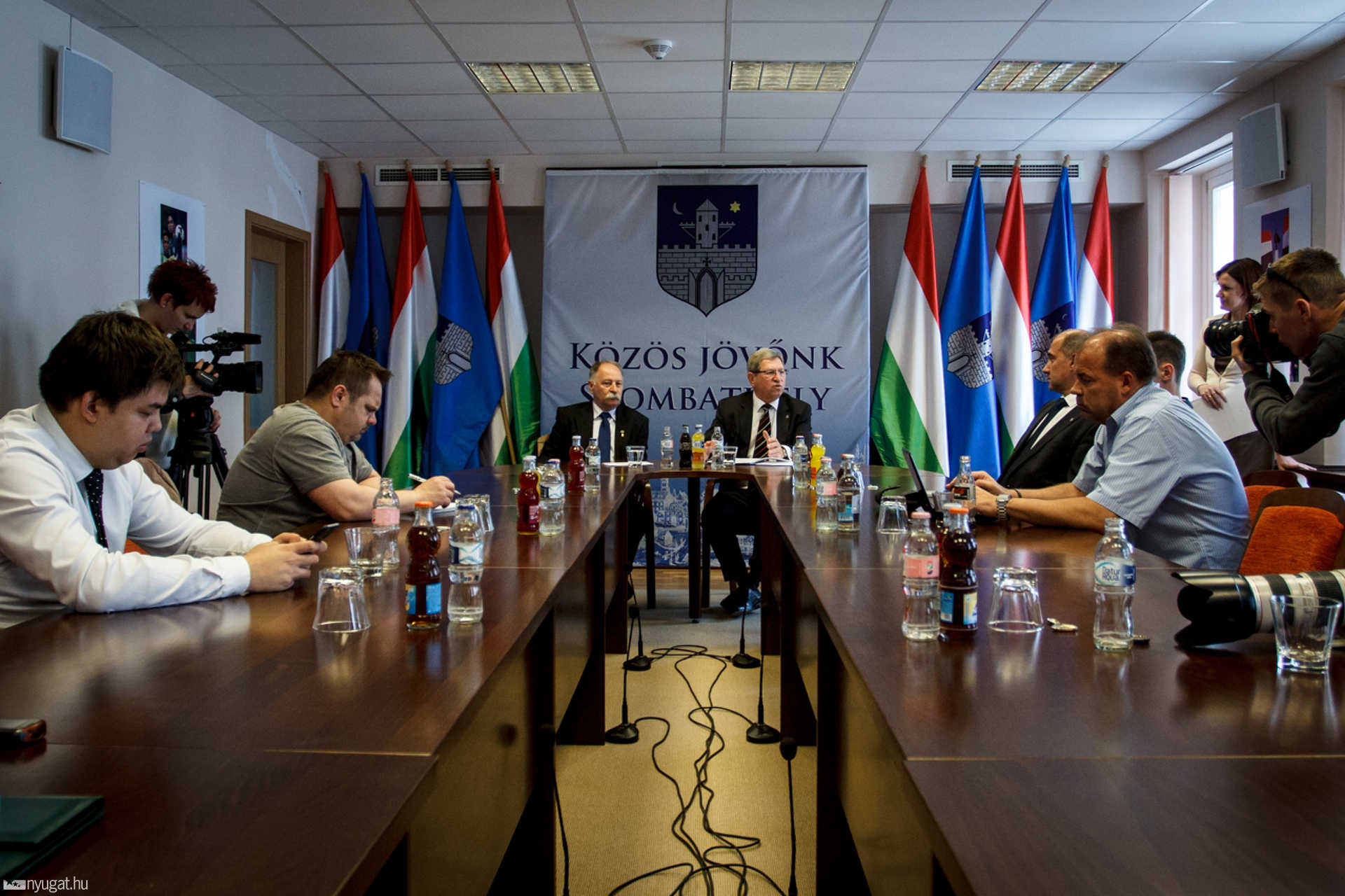 Sajtótájékoztató a Városházán