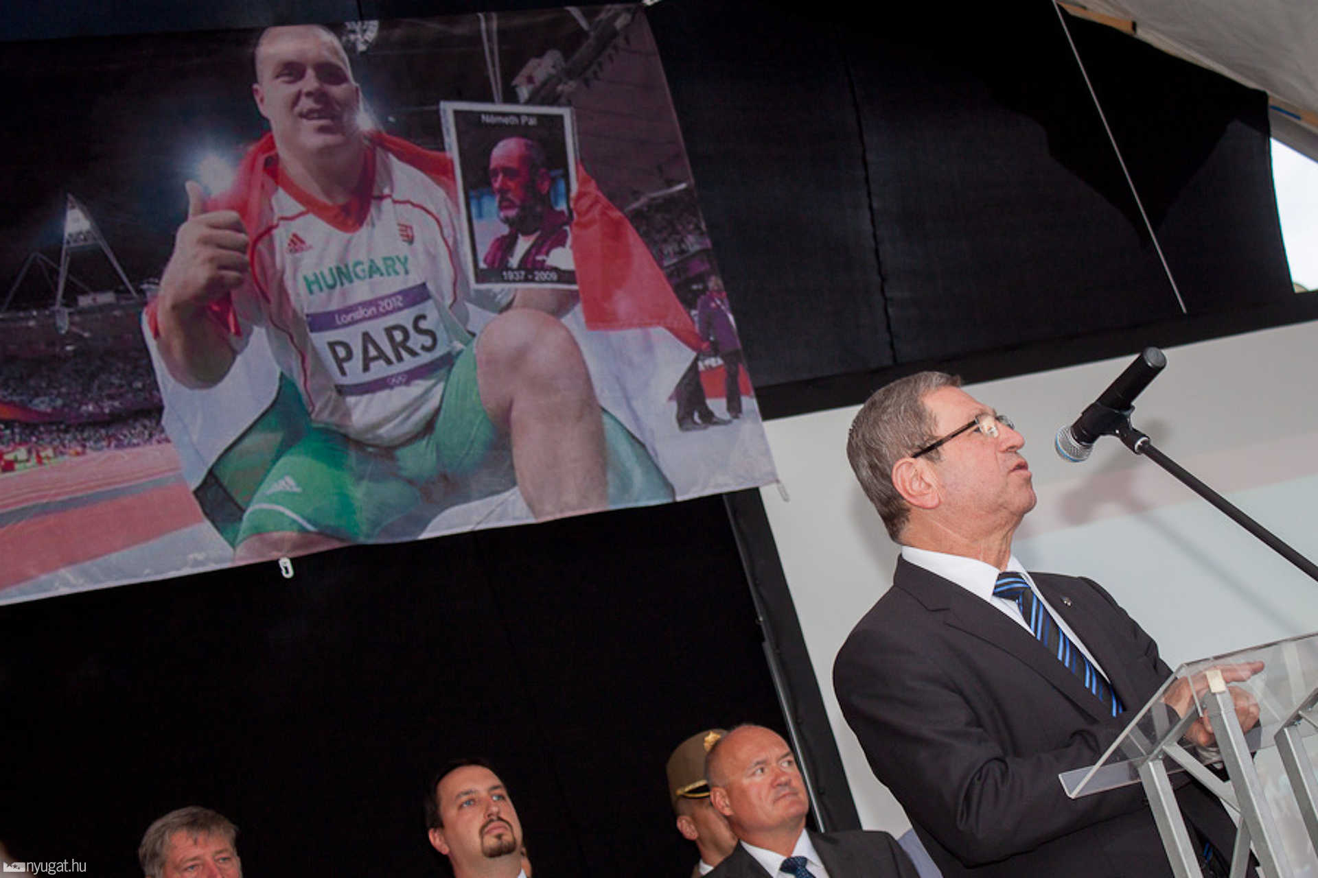 Szombathelyi olimpikonok köszöntése a Fő téren
