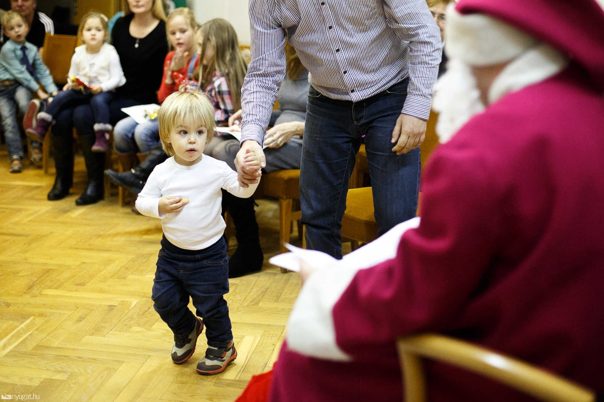 A kormányhivatalban járt a Mikulás