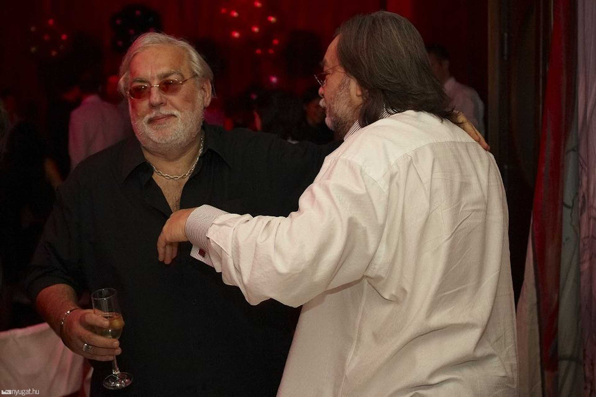 Szilveszteri party a színházban