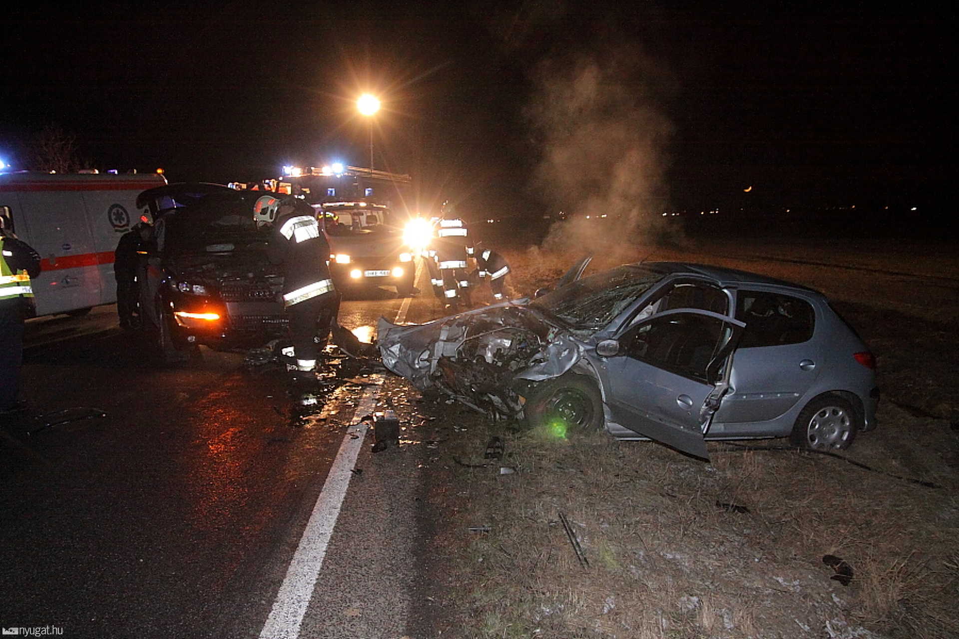 Audi Q7 és Peugeot 206 ütközött a 86-os úton Szombathely mellett