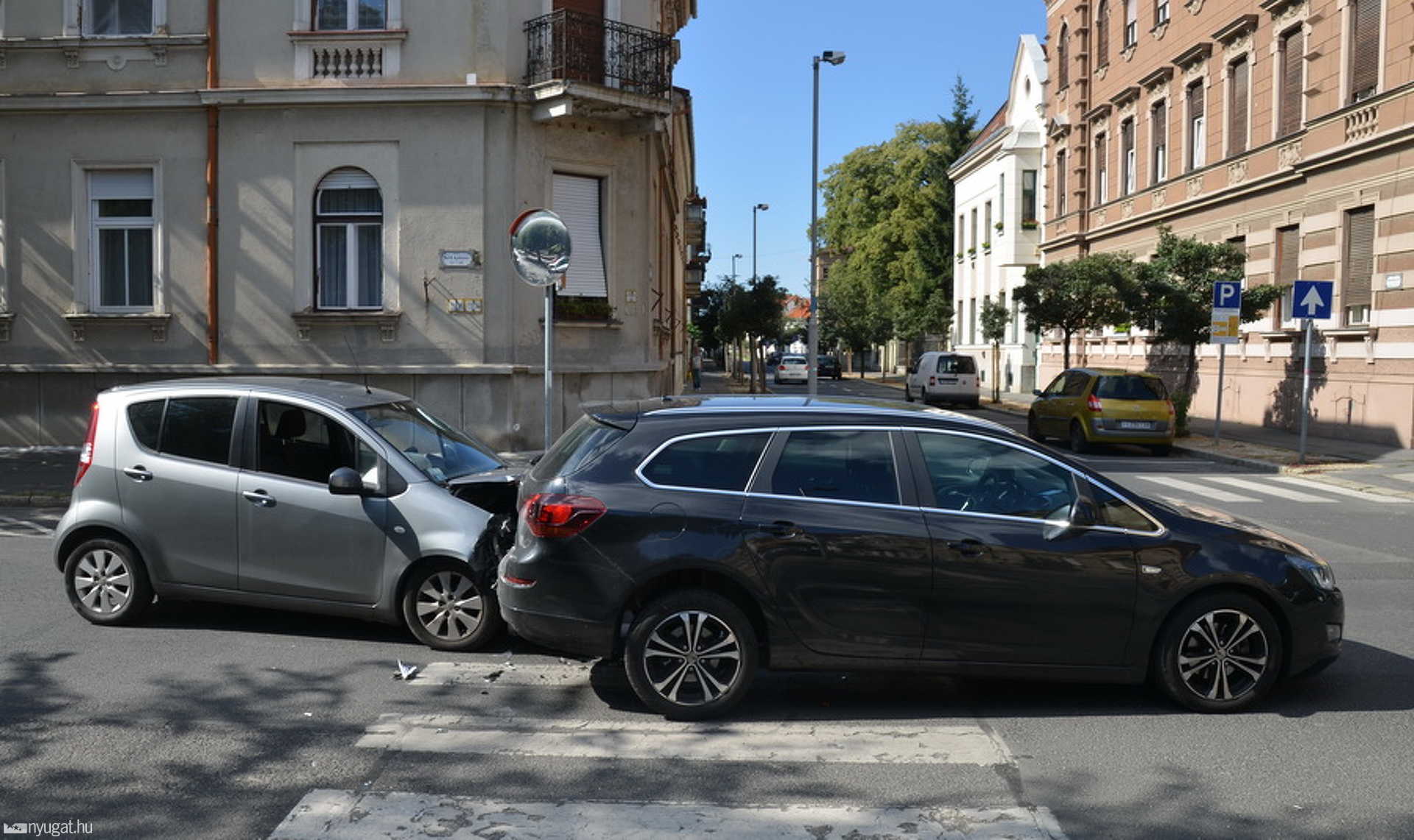 Megálló Opelnek ütközött a Suzuki Szombathelyen