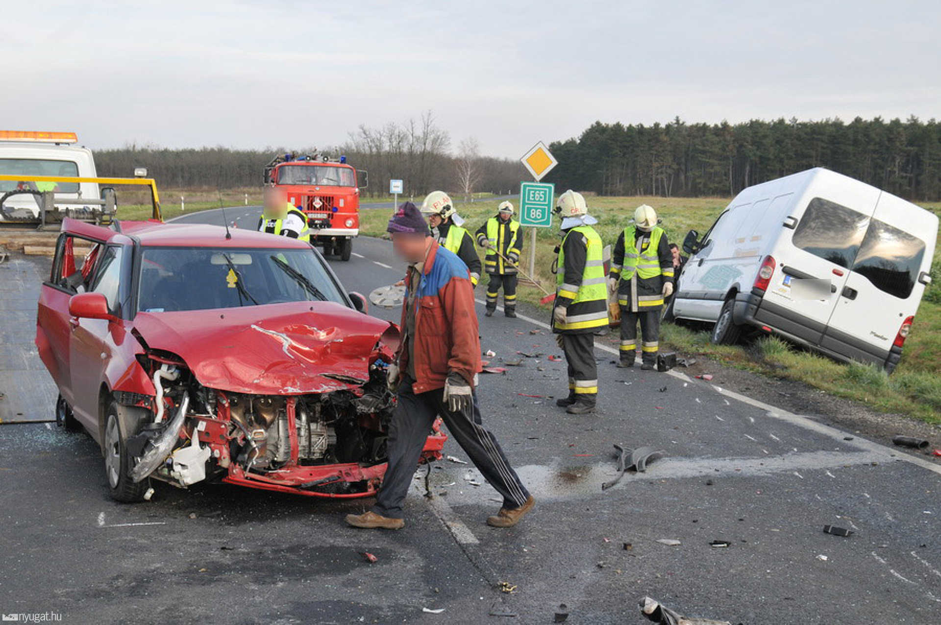 Hármas baleset a 86-os út nagygeresdi elágazójánál 