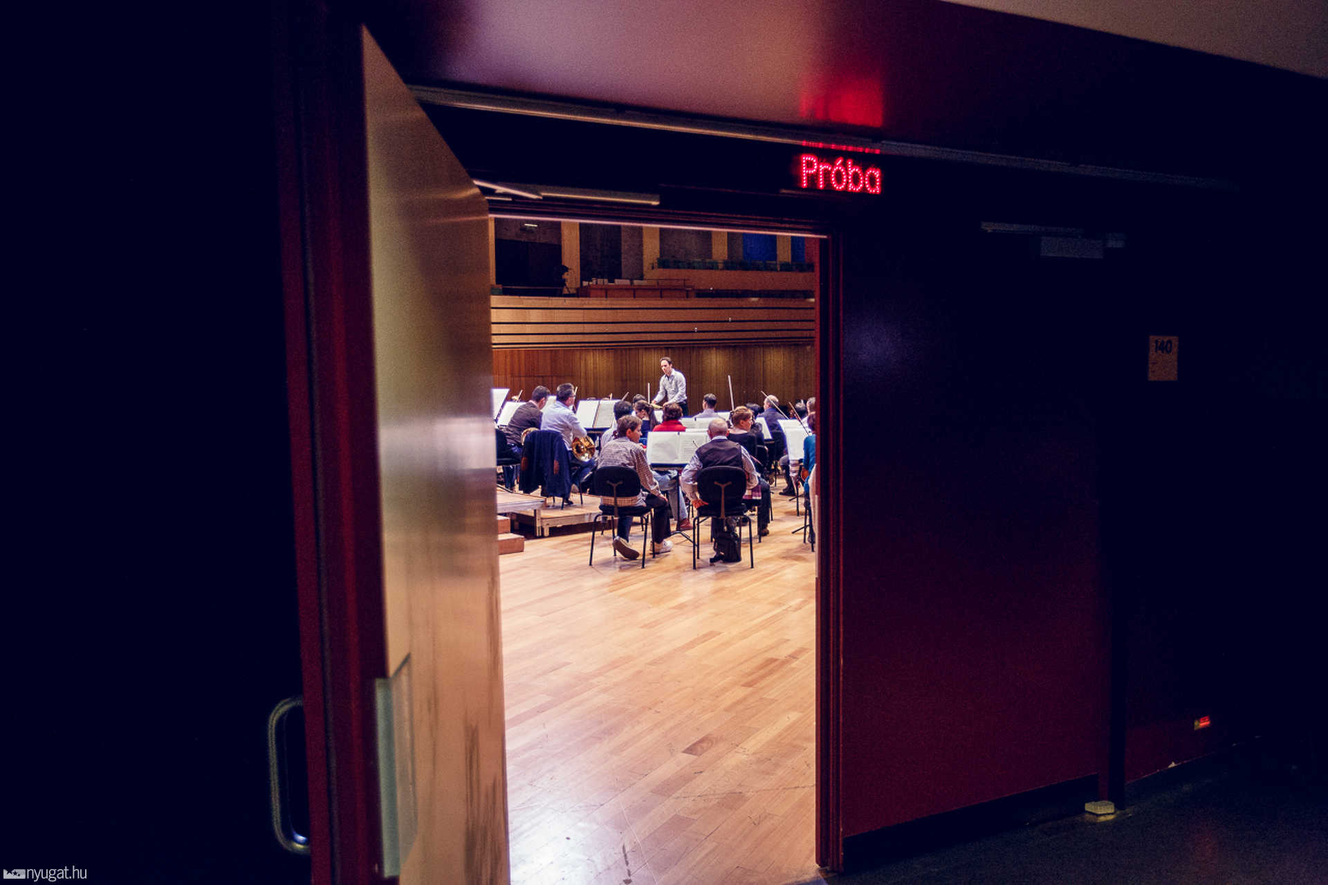Próbál a Savaria Szimfonikus Zenekar a MüPa-beli koncert előtt