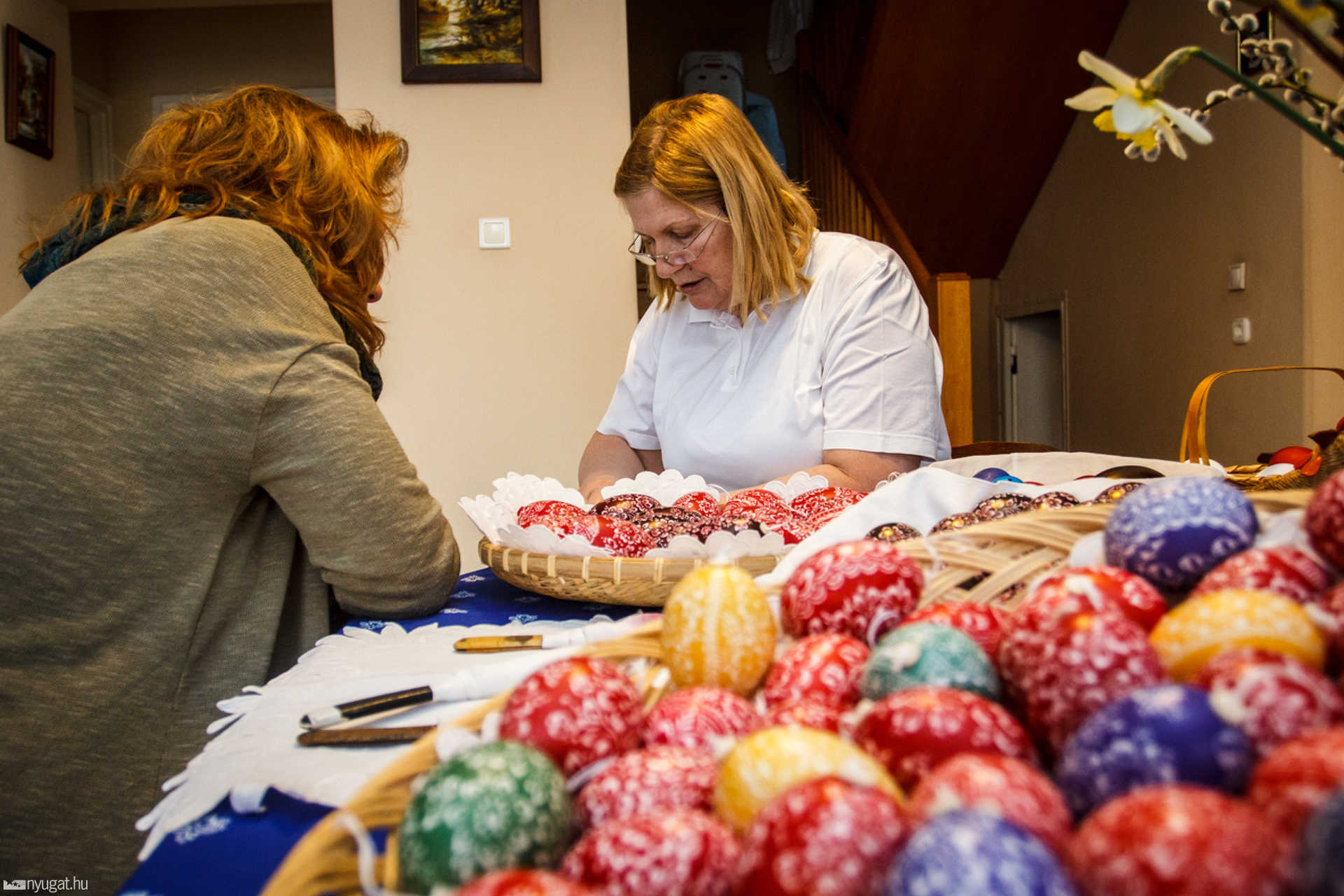 Császár Józsefné, tojásfestő népi iparművész